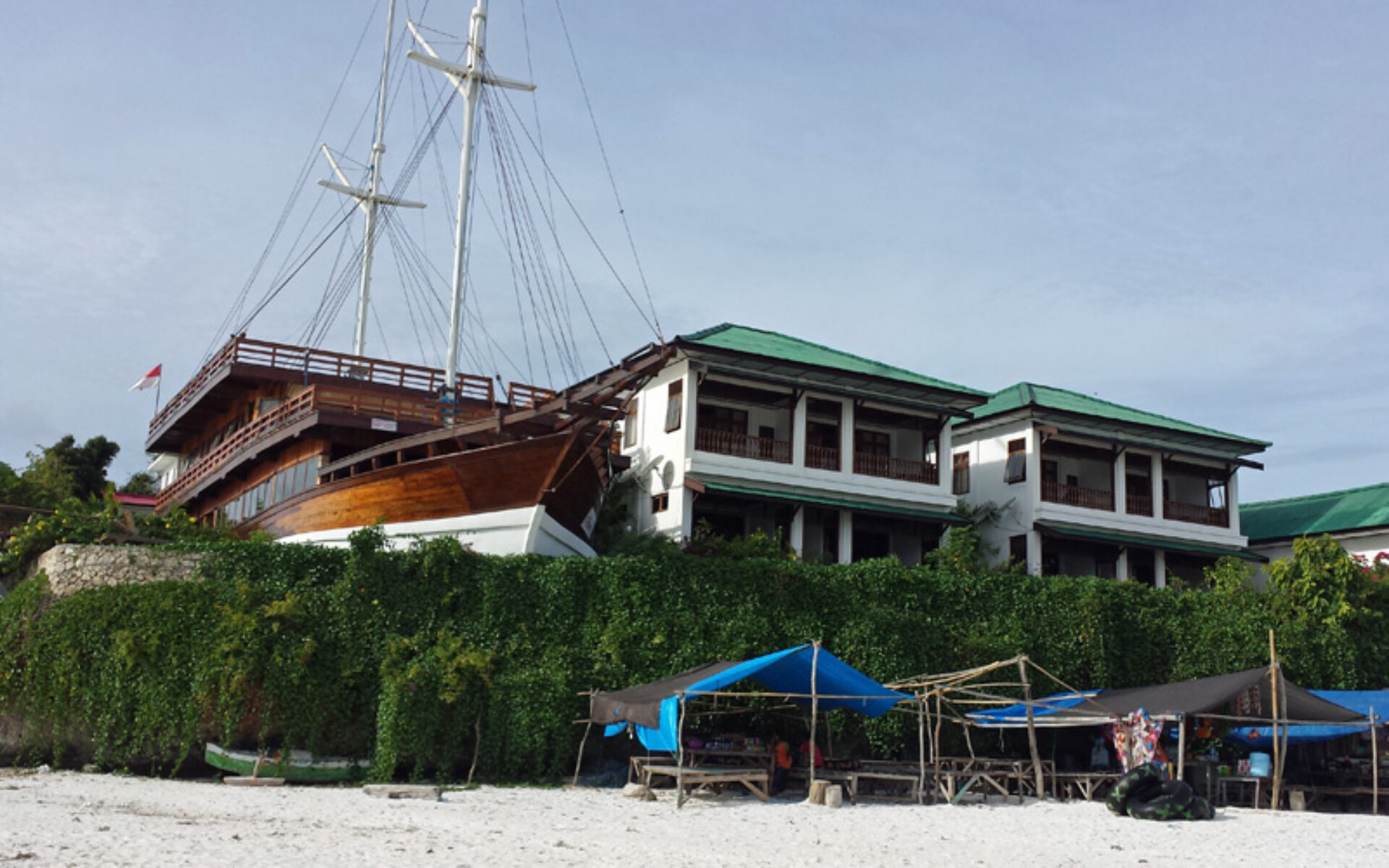 Hotel Sulawesi Bira Anda Beach hotel