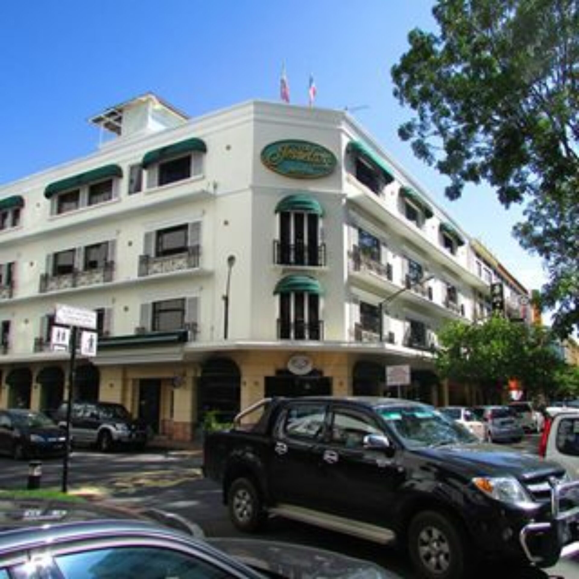 Hotel Maleisie Borneo Rondreis Vakantie Kota Kinabalu KK Jesselton Hotel