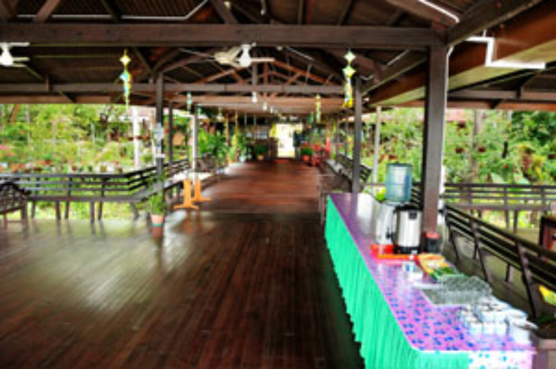 Hotel Maleisie Borneo Rondreis Vakantie Sandakan Abai Jungle Restaurant en Lodge