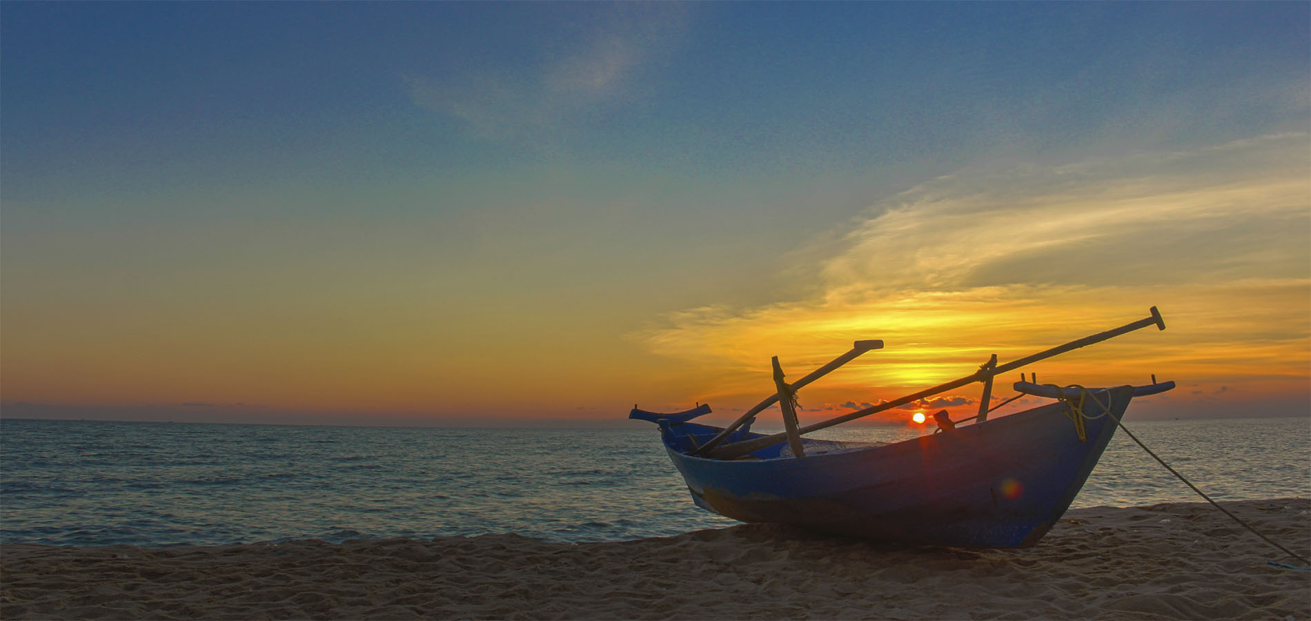 Home 1900x900 Istock Vietnam Rondreis Strandvakantie Zuid Phu Quoc strand mooi sunset bootje zonsondergang