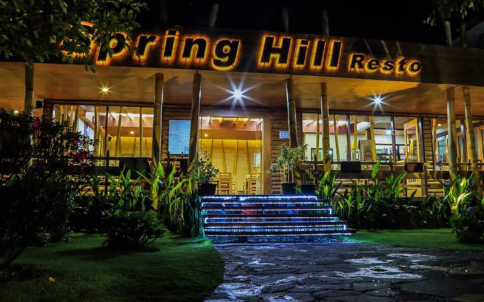 Spring Hill Bungalow Ruteng Hotel Rondreis Flores Vakantie Kleine Sunda Eilanden Indonesie Original Asia hotel