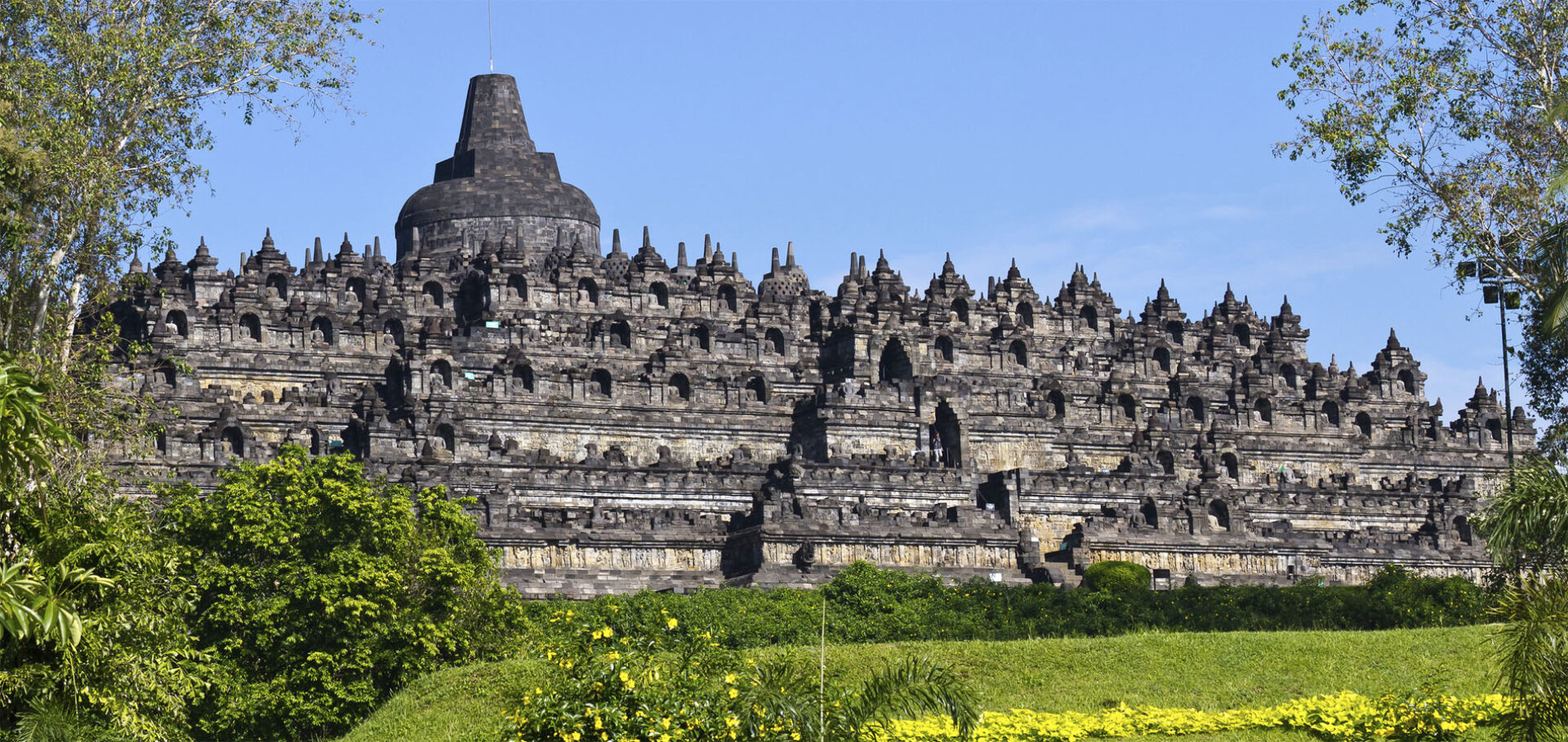 Home 1900x900 Istock indonesie Java Yogyakarta borobudur sunset zonsondergang