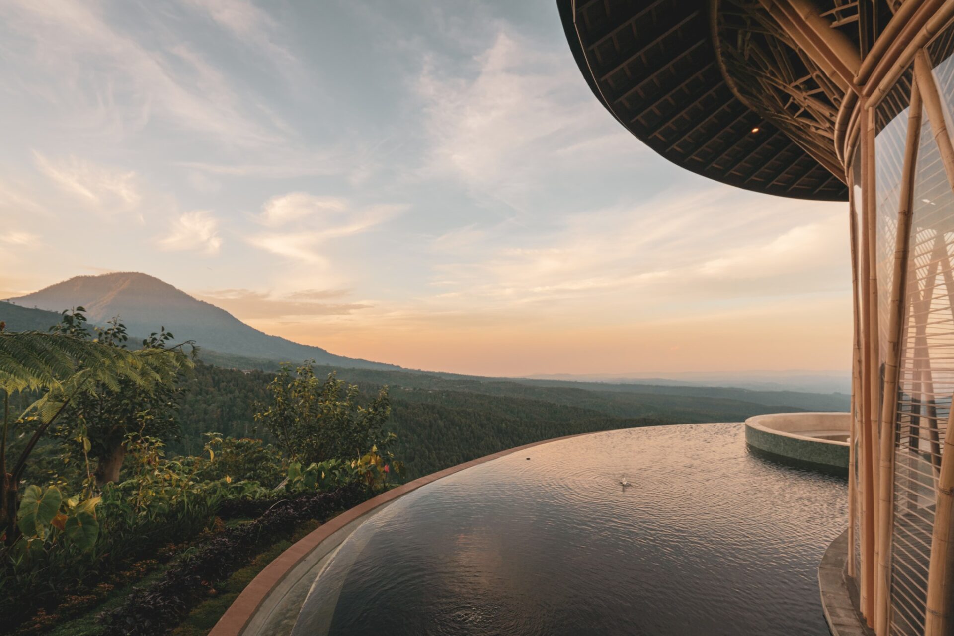 Elevate Bali by Hanging Gardens Resort Munduk Hotel Original Asia Rondreis Bali Vakantie Indonesie aerial villas