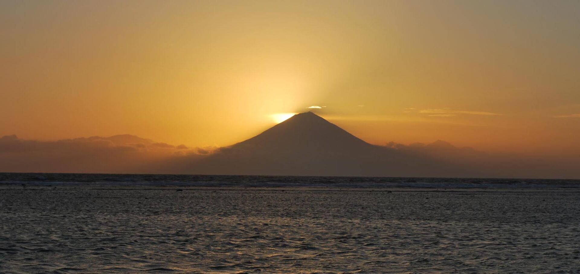 Home 1900x900 Indonesie Lombok Gili Eilanden Meno Air Trawangan zonsondergang sunset