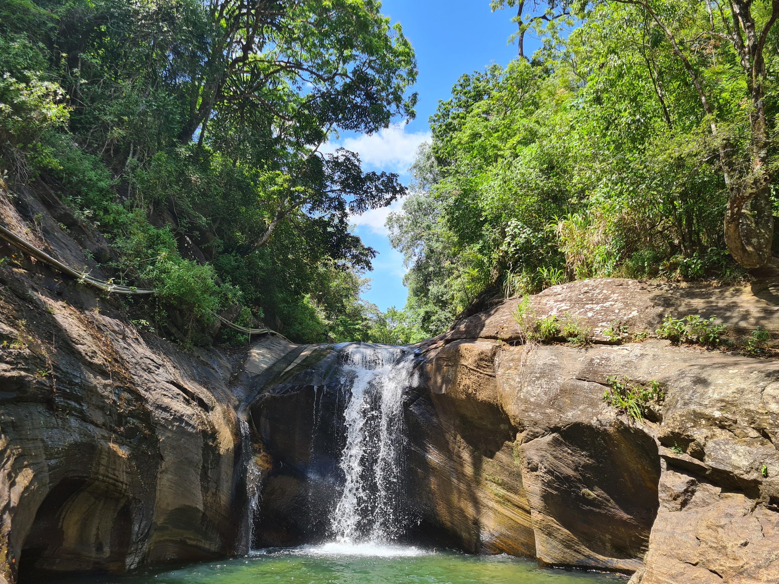 Home Istock Sri Lanka Kandy Knuckles Range waterval