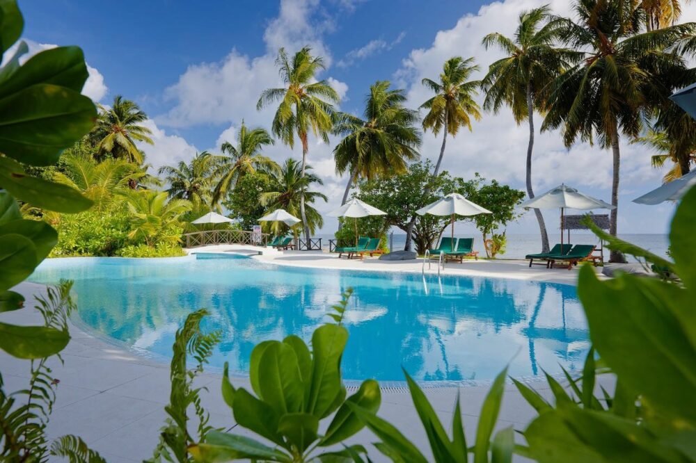 Equator Village Malediven original asia rondreis sri lanka malediven vakantie zwembad2