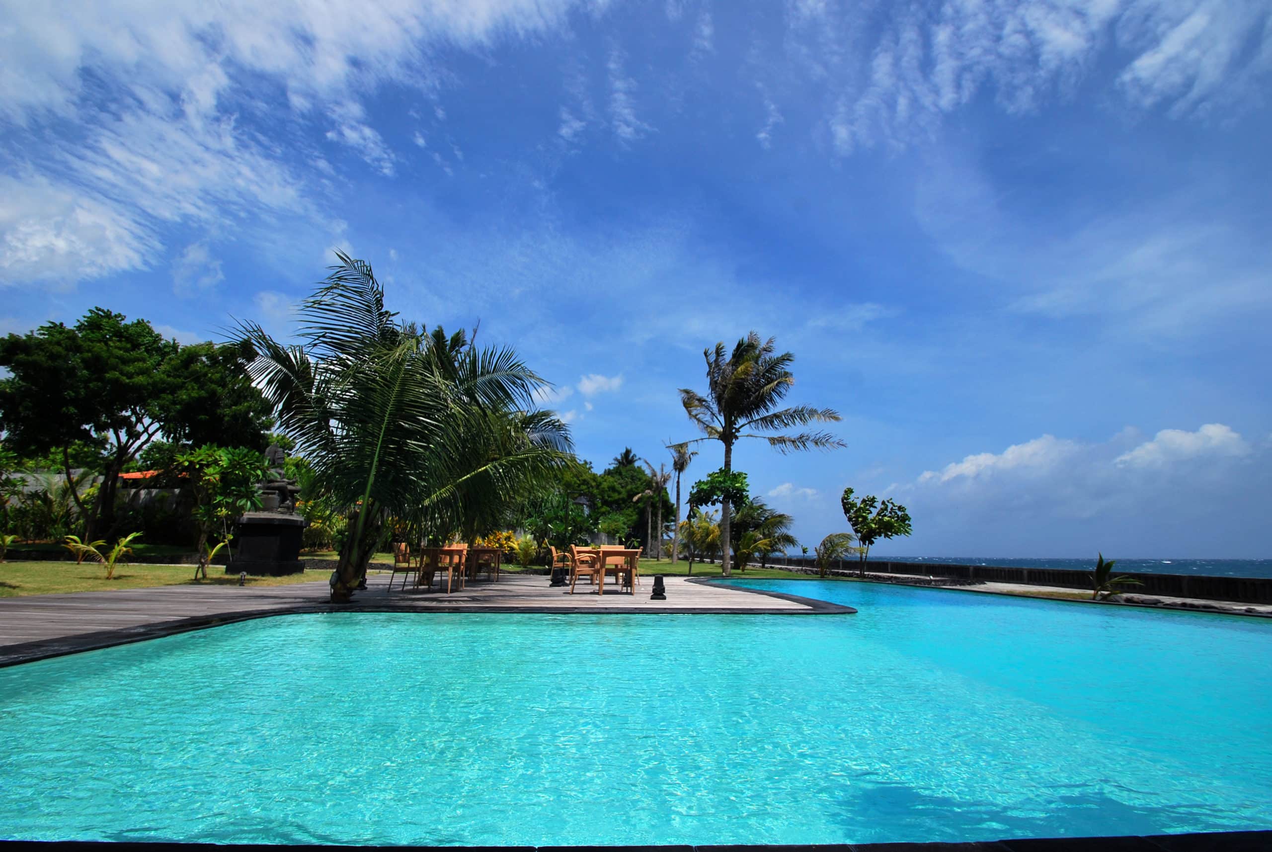 Kajane Tulamben Resort Hotel Original Asia Rondreis Bali Vakantie Indonesie pool