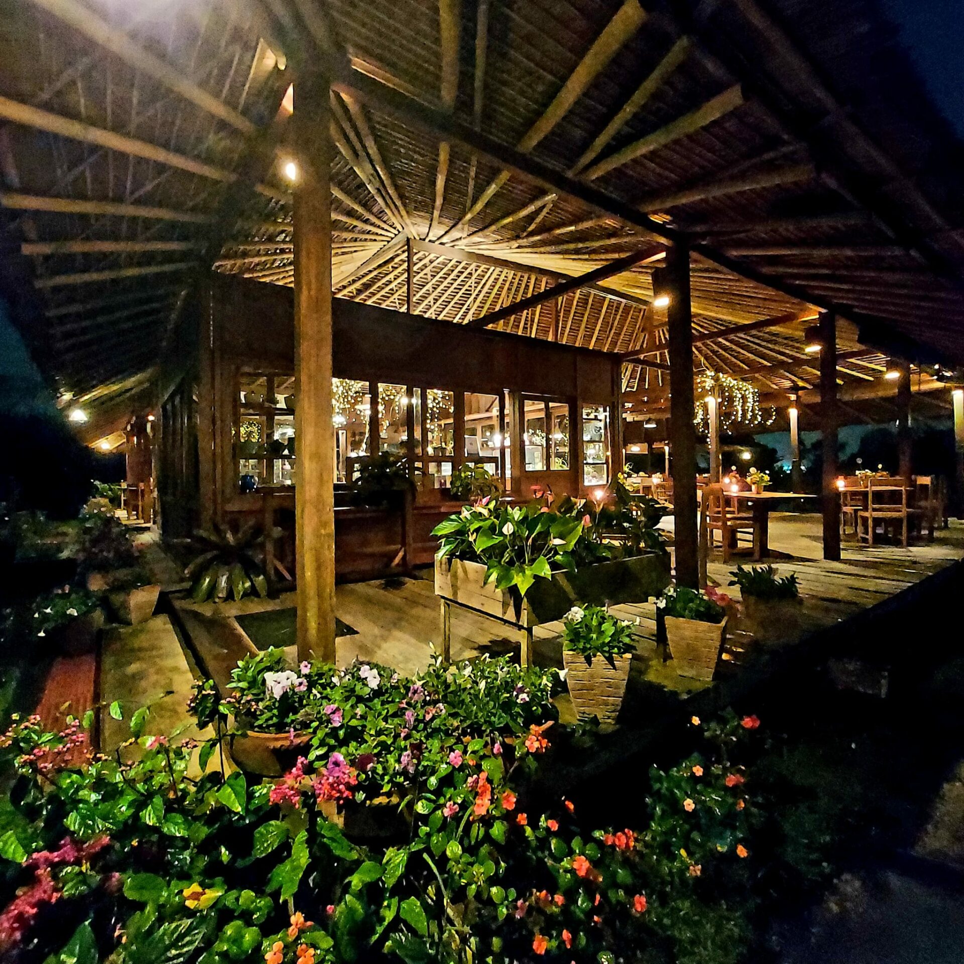 Gardenia Country Inn Tomohon sulawesi original asia rondreis indonesie sulawesi vakantie donker