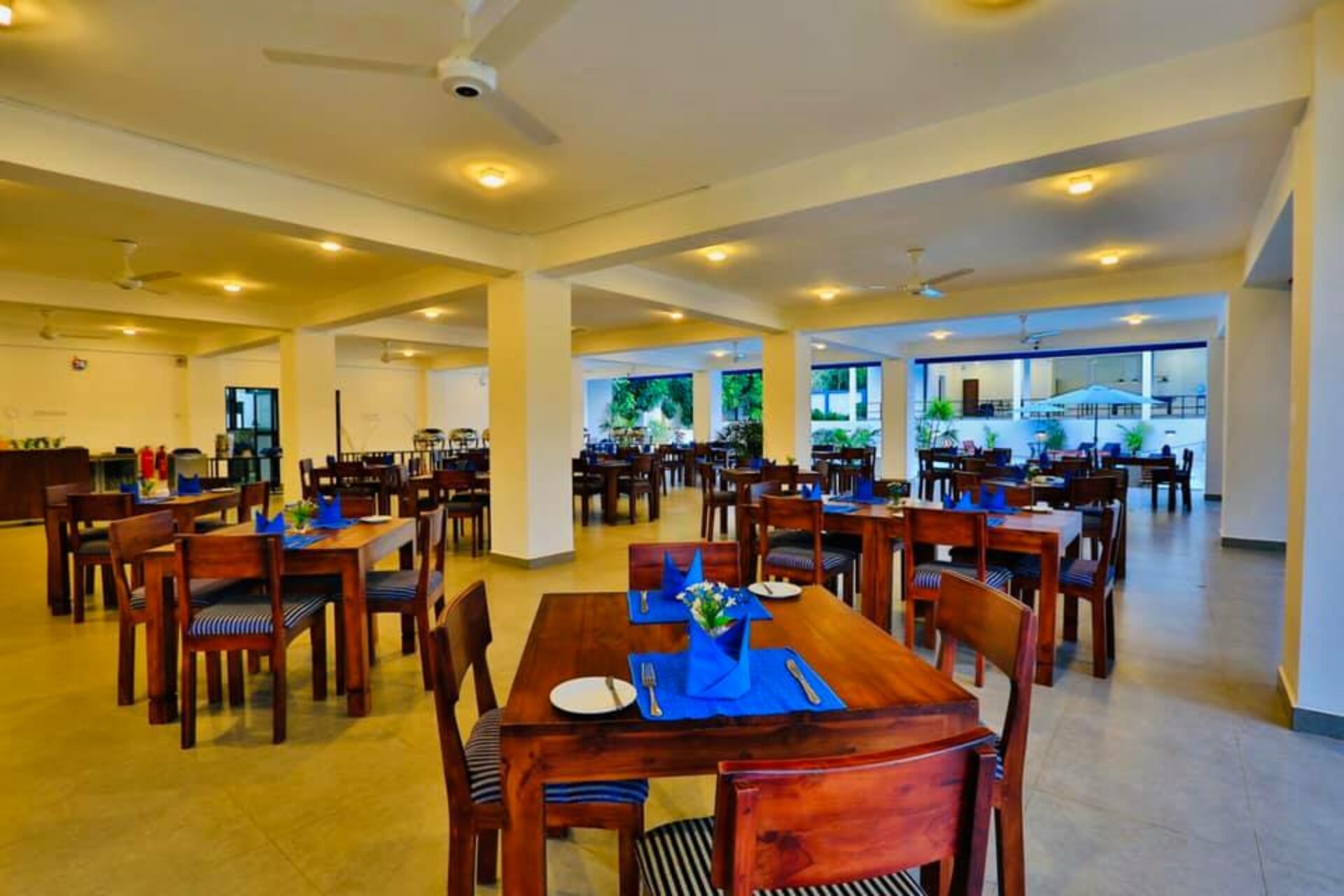 Blue Wave Hotel Sri Lanka Arugambay original asia rondreis sri lanka malediven restaurant