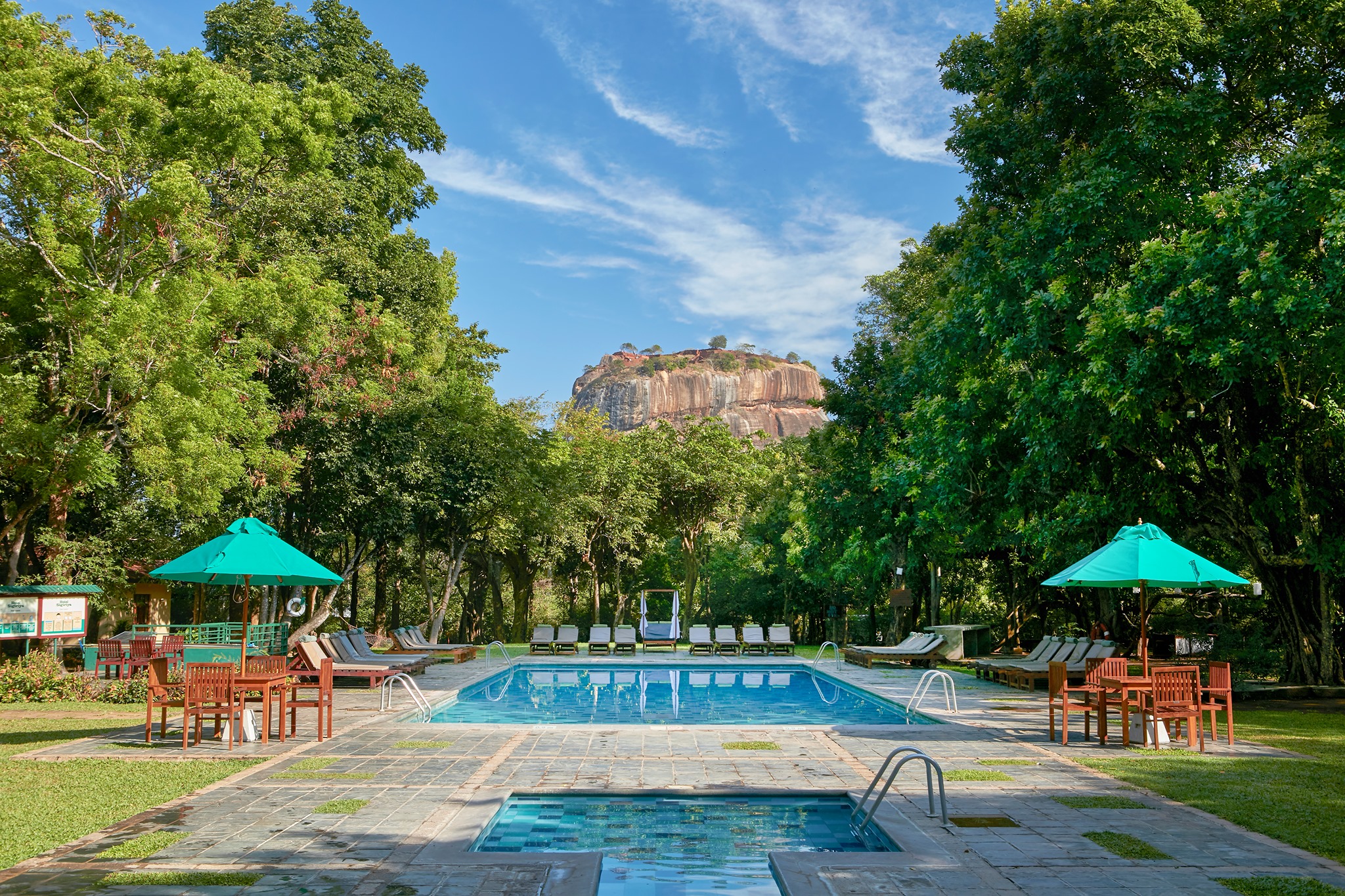 Hotel Sigiriya Sri Lanka original asia rondreis sri lanka malediven pool