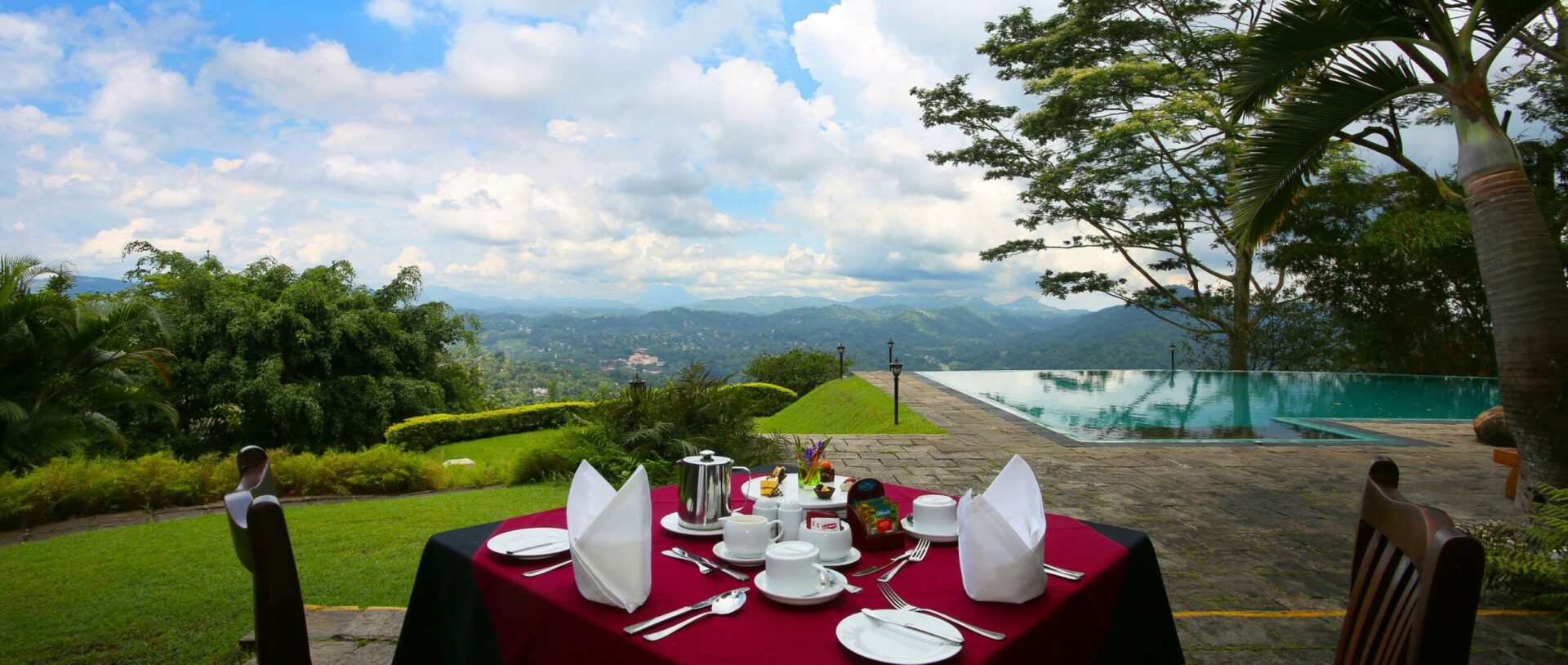 Randholee Resort Sri Lanka trincomalee original asia rondreis sri lanka malediven tafel