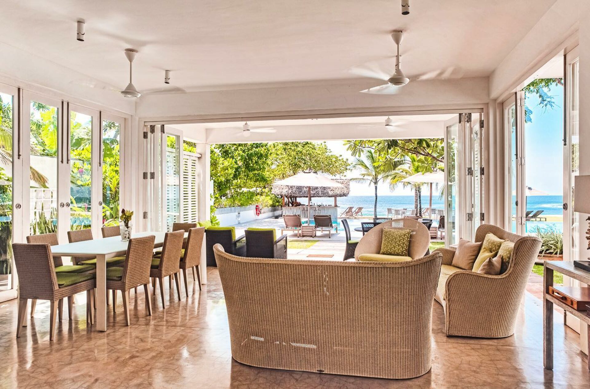 Sri Sharavi Beach Villa's Mirissa Sri Lanka original asia rondreis sri lanka malediven restaurant1