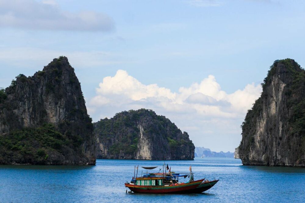 Dragon Legend Cruise Boot Halong Bay Bai Tu Long Bay Luxe Rondreis Vietnam Vakantie Original Asia