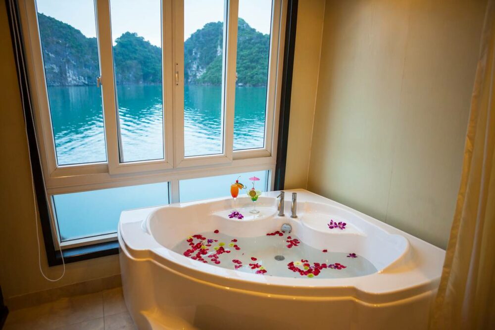 Dragon Legend Cruise Boot Halong Bay Bai Tu Long Bay Luxe Rondreis Vietnam Vakantie Original Asia