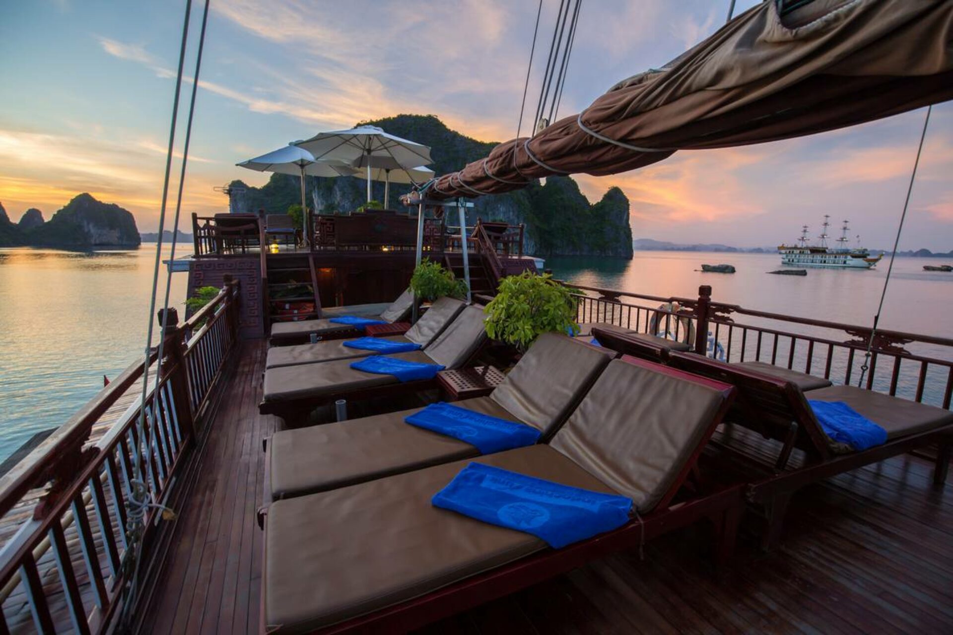 Dragon Pearl Halong Rondreis Vietnam Vakantie Original Asia