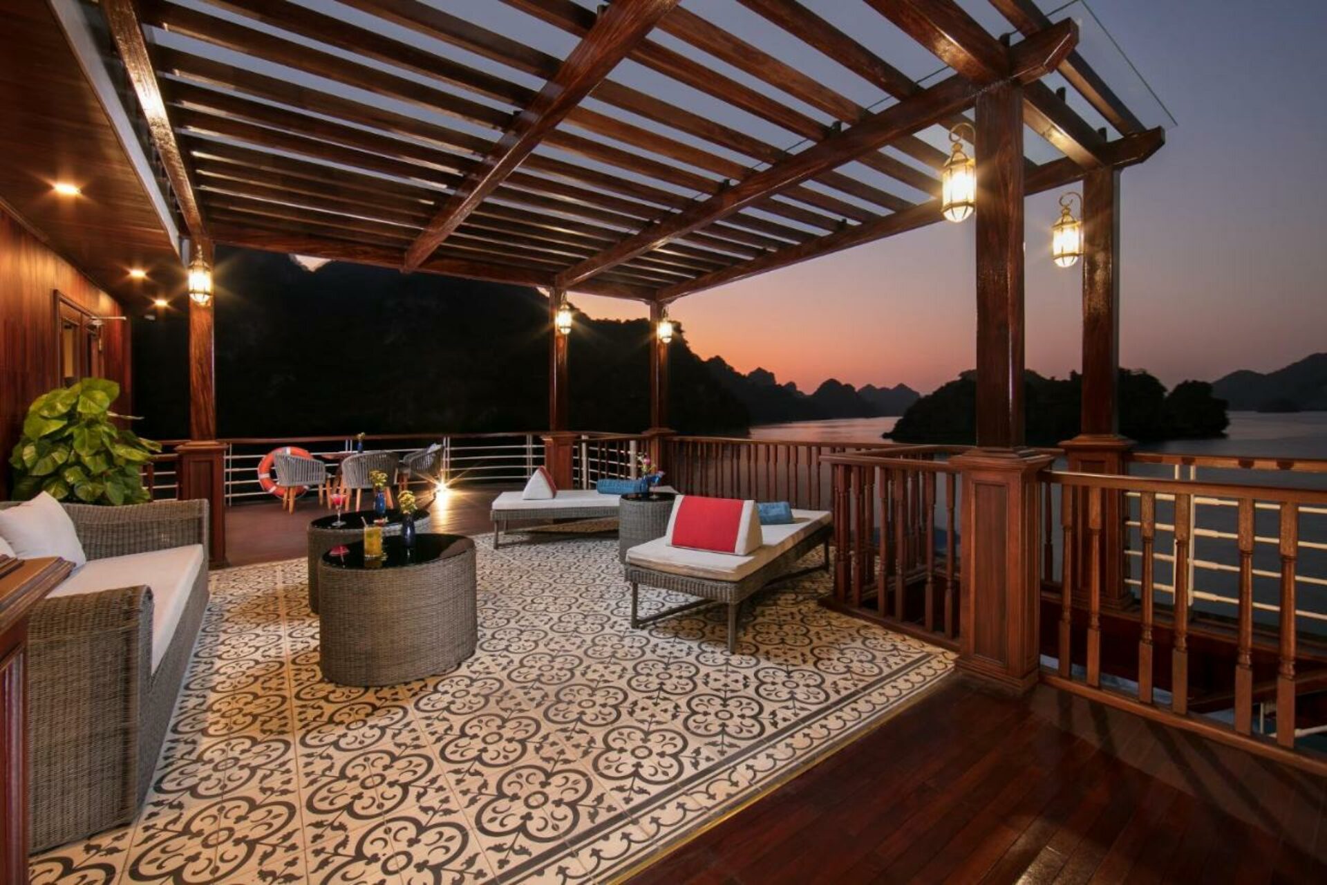 Heritage Cruise Halong Bay Rondreis Vietnam Vakantie Original Asia