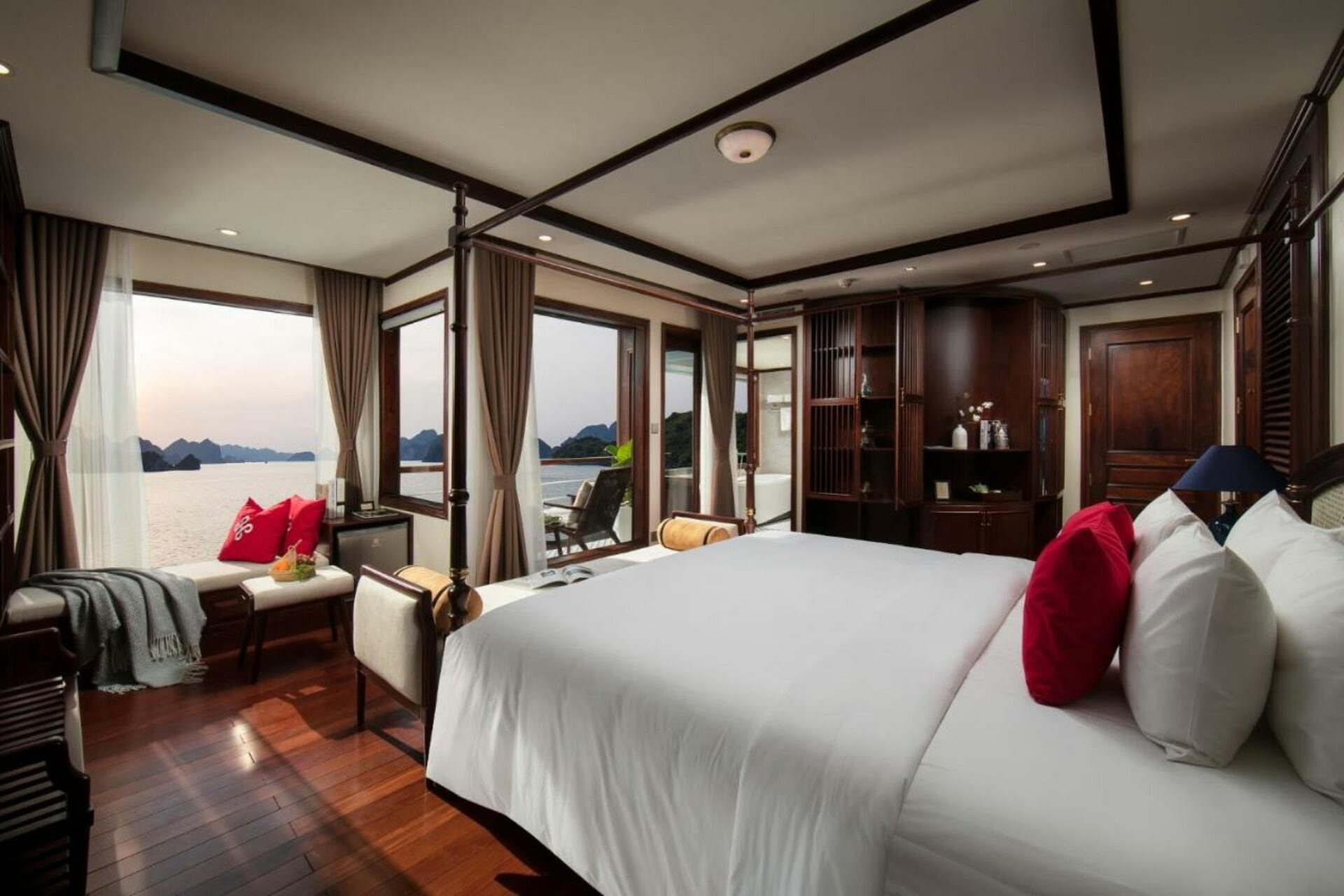 Heritage Cruise Halong Bay Rondreis Vietnam Vakantie Original Asia