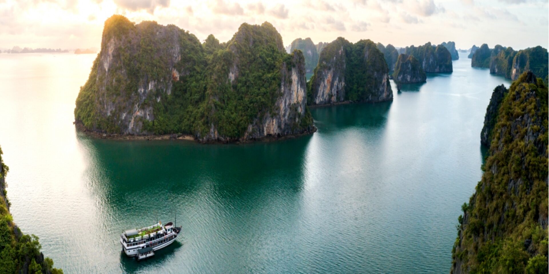 Swan Cruise Halong Bay Rondreis Vietnam Vakantie Original Asia