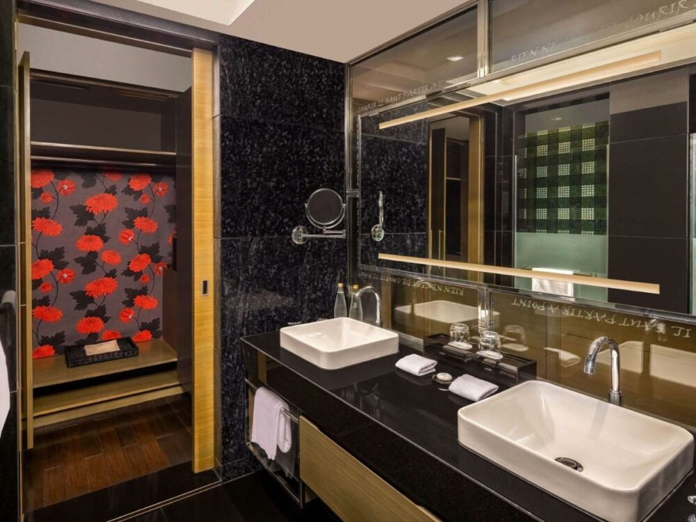 Sofitel Plaza Hotel Saigon Rondreis Vietnam Vakantie Original Asia