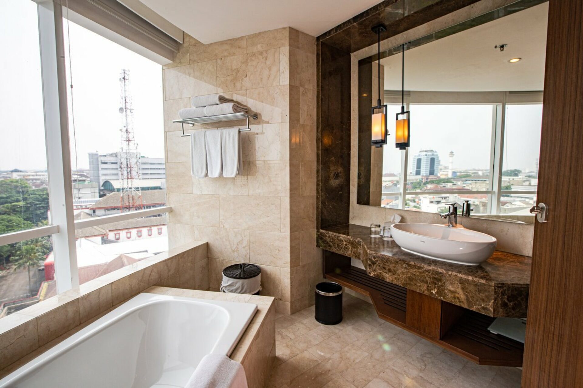 Crowne Plazal Bandung Rondreis Indonesia Vakantie Original Asia