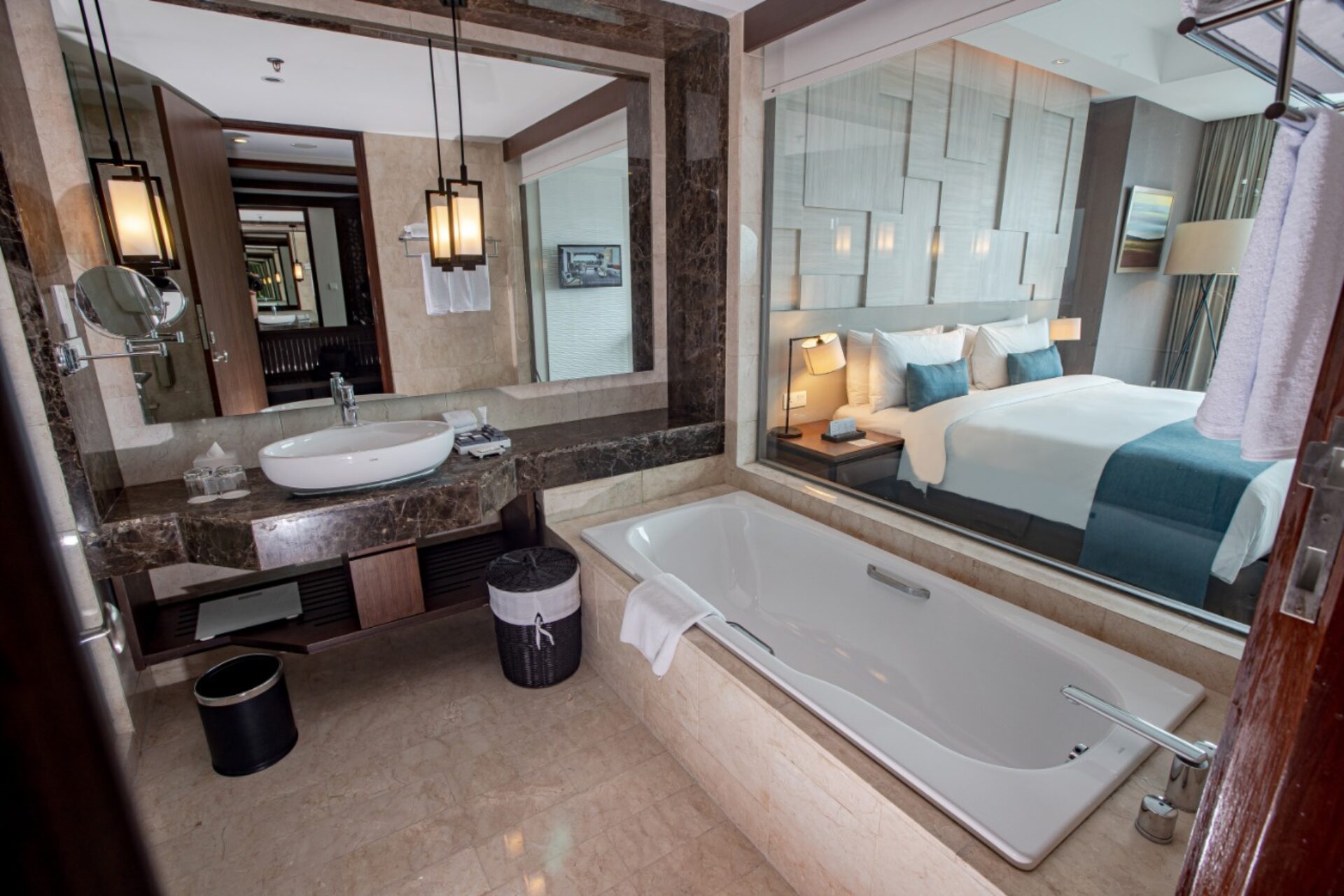 Crowne Plazal Bandung Rondreis Indonesia Vakantie Original Asia