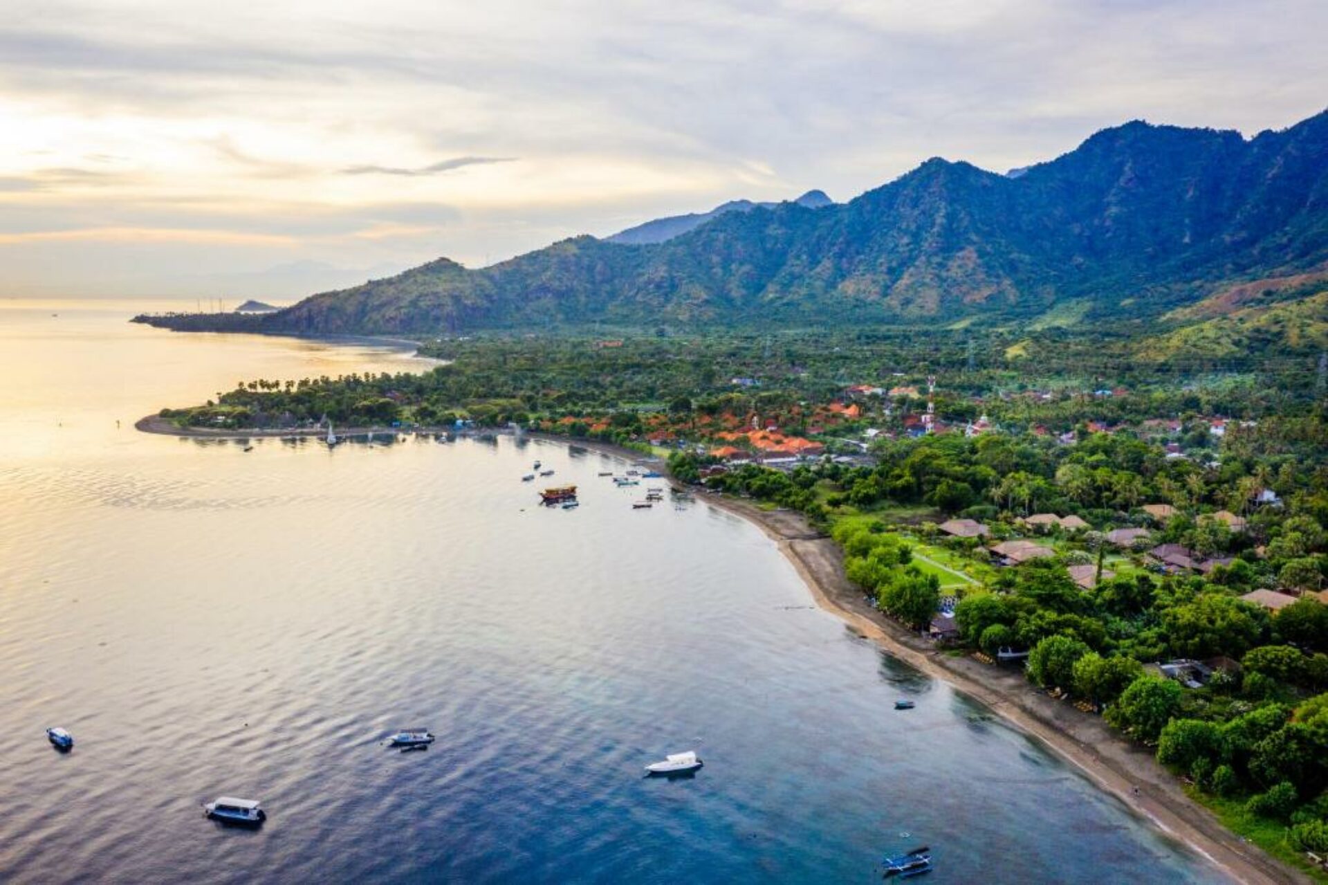 Taman Selini Beach Bungalows Rondreis Indonesia Vakantie Original Asia