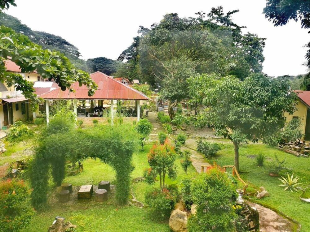 Wisma Leuser Sibayak Rondreis Sumatra Indonesie Vakantie Tuin 2