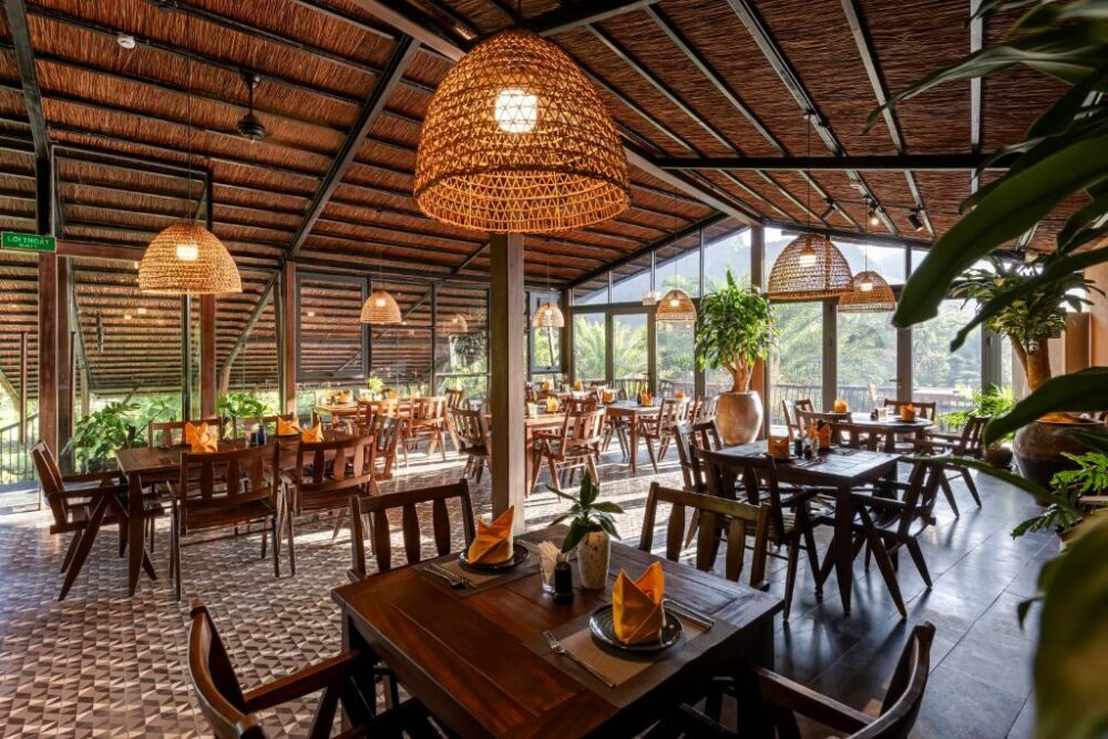 Tam Coc Retreat Ninh Binh Resort Rondreis Vietnam Vakantie Restaurant