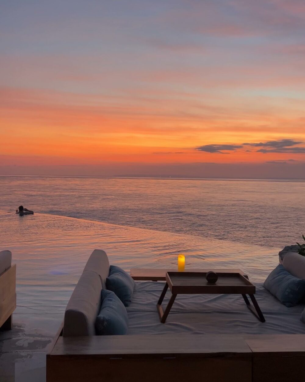ARNA Suites and Ocean Lounge Rondreis Indonesië Vakantie Zwembad 3