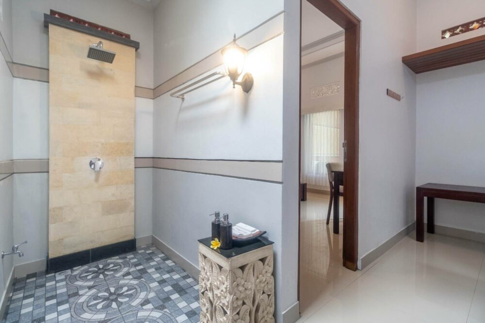 Asli Bali Villa Rondreis Indonesië Vakantie Badkamer 7