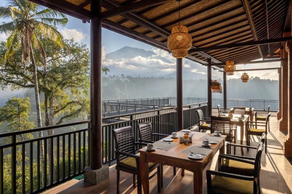 Tapa Agung View Rondreis Indonesië Vakantie Restaurant 2