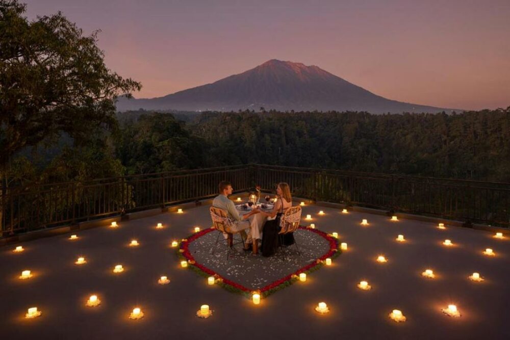 Tapa Agung View Rondreis Indonesië Vakantie Restaurant 3