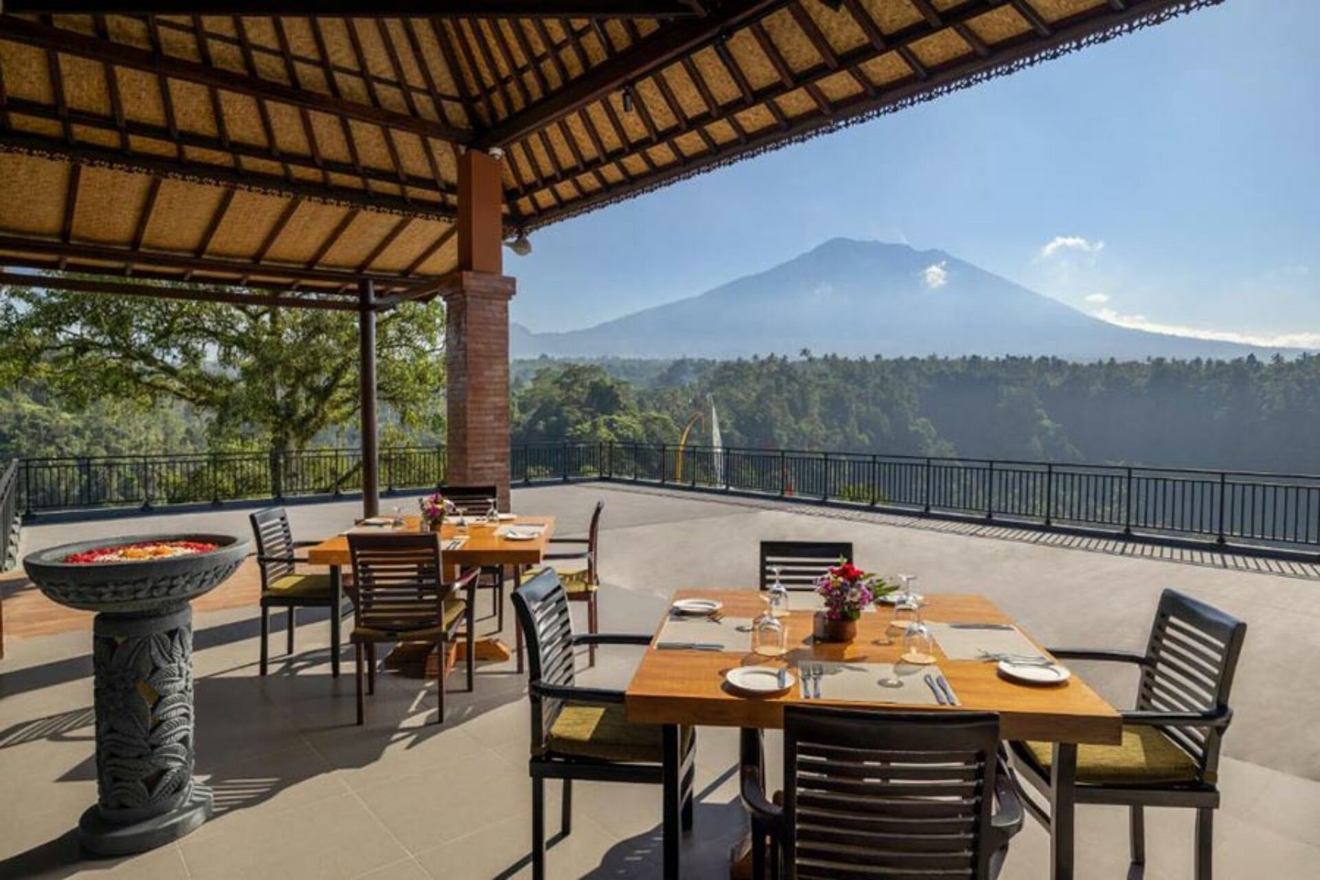 Tapa Agung View Rondreis Indonesië Vakantie Restaurant 4