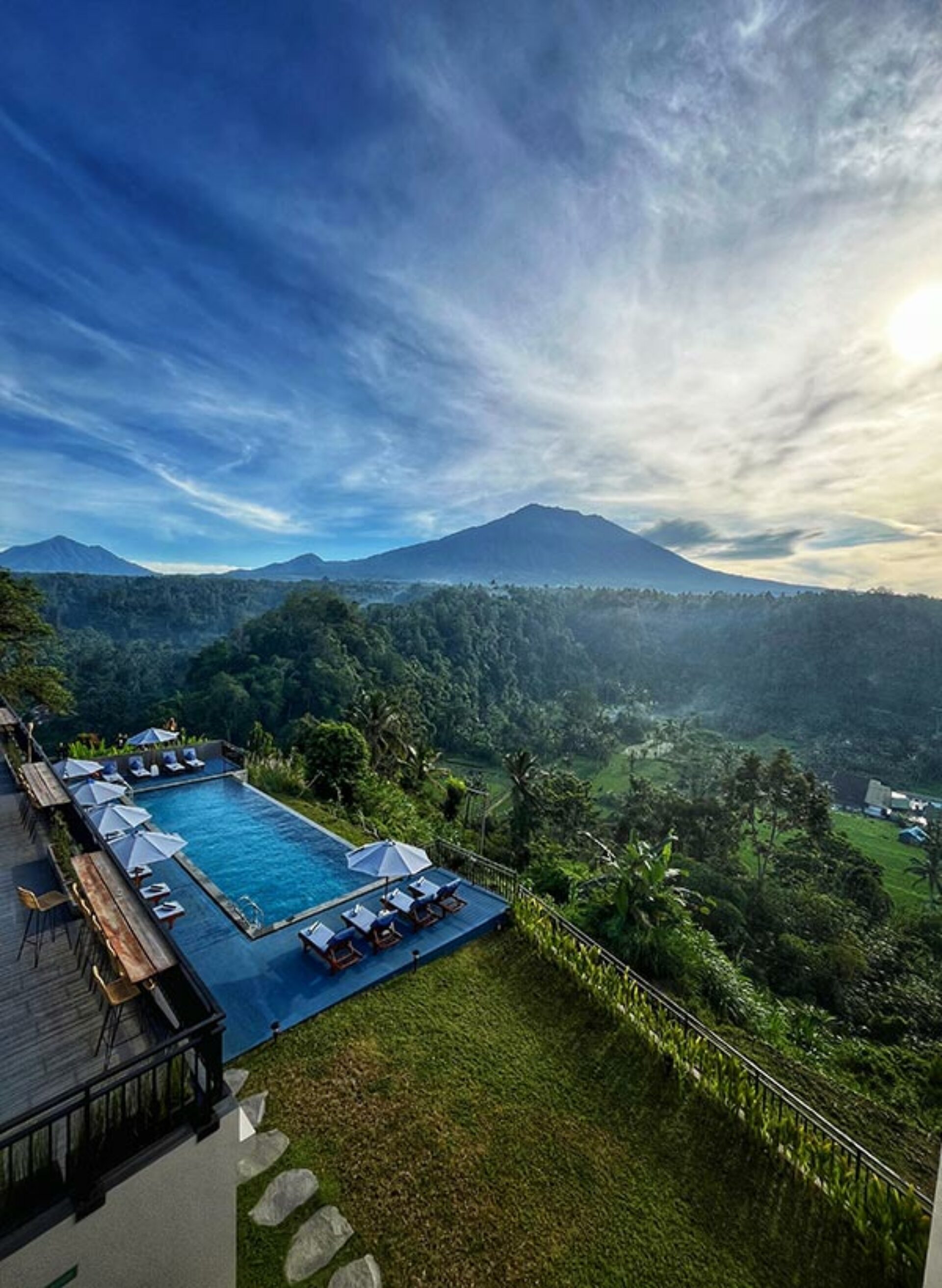 Tapa Agung View Rondreis Indonesië Vakantie Zwembad 2