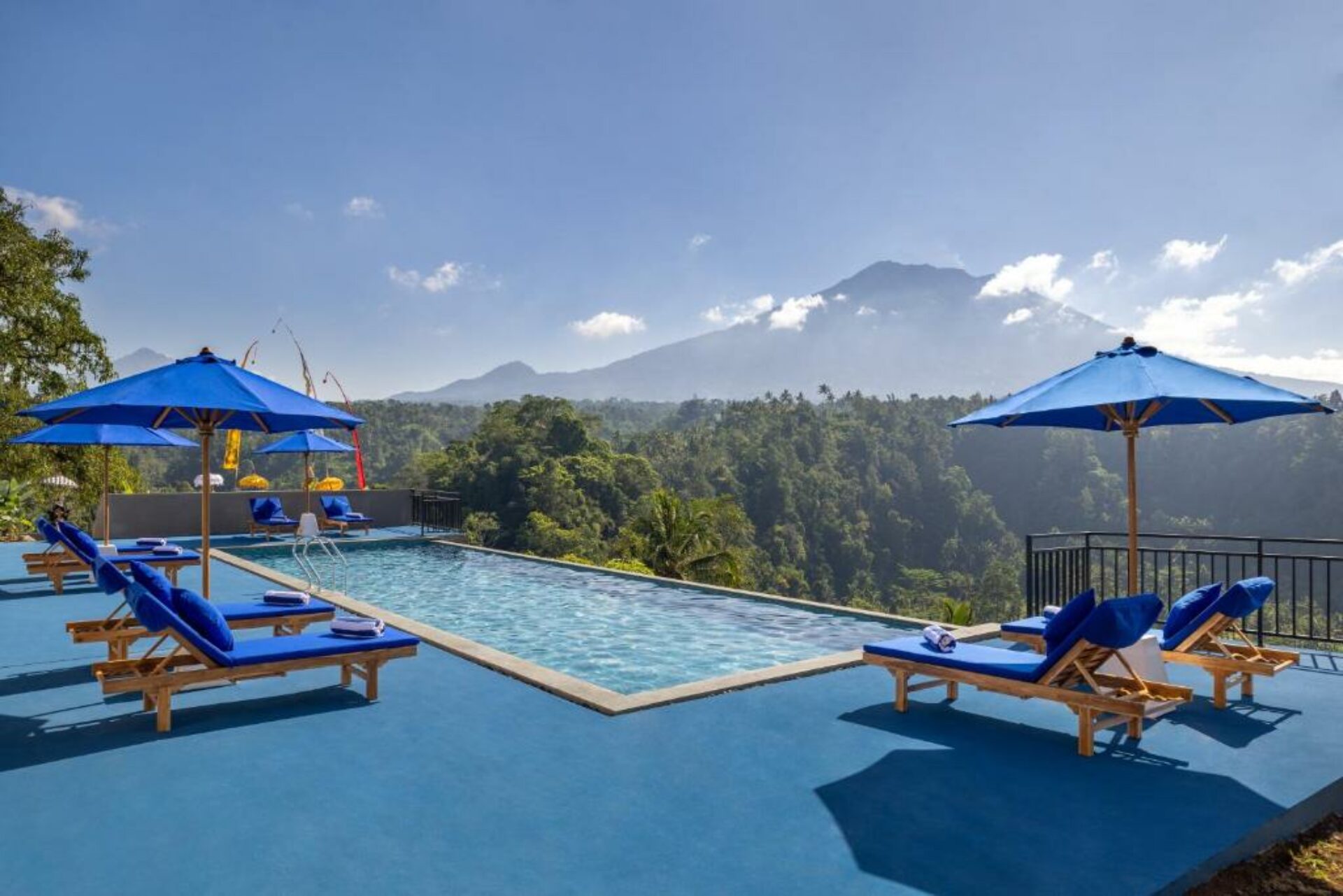 Tapa Agung View Rondreis Indonesië Vakantie Zwembad 4