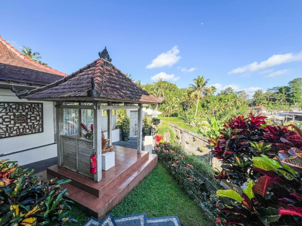 https://originalasia.nl/assets/uploads/2026/03/Tri-Dewi-Residence-Villa-Ubud-Hotel-Vakantie-Bali-Rondreis-Original-Asia-aerial1.jpg