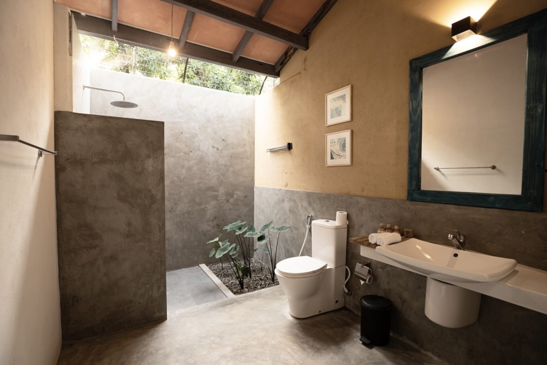 Varanya by Regus Rondreis Sri Lanka Vakantie Badkamer