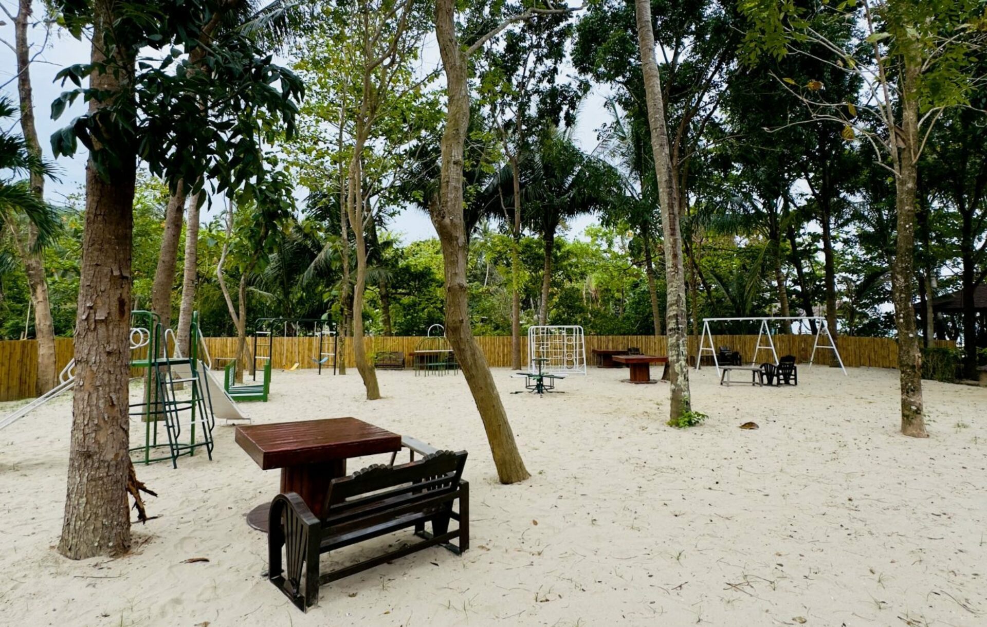 Anda Lanta Resort Rondreis Thailand Vakantie Speeltuin