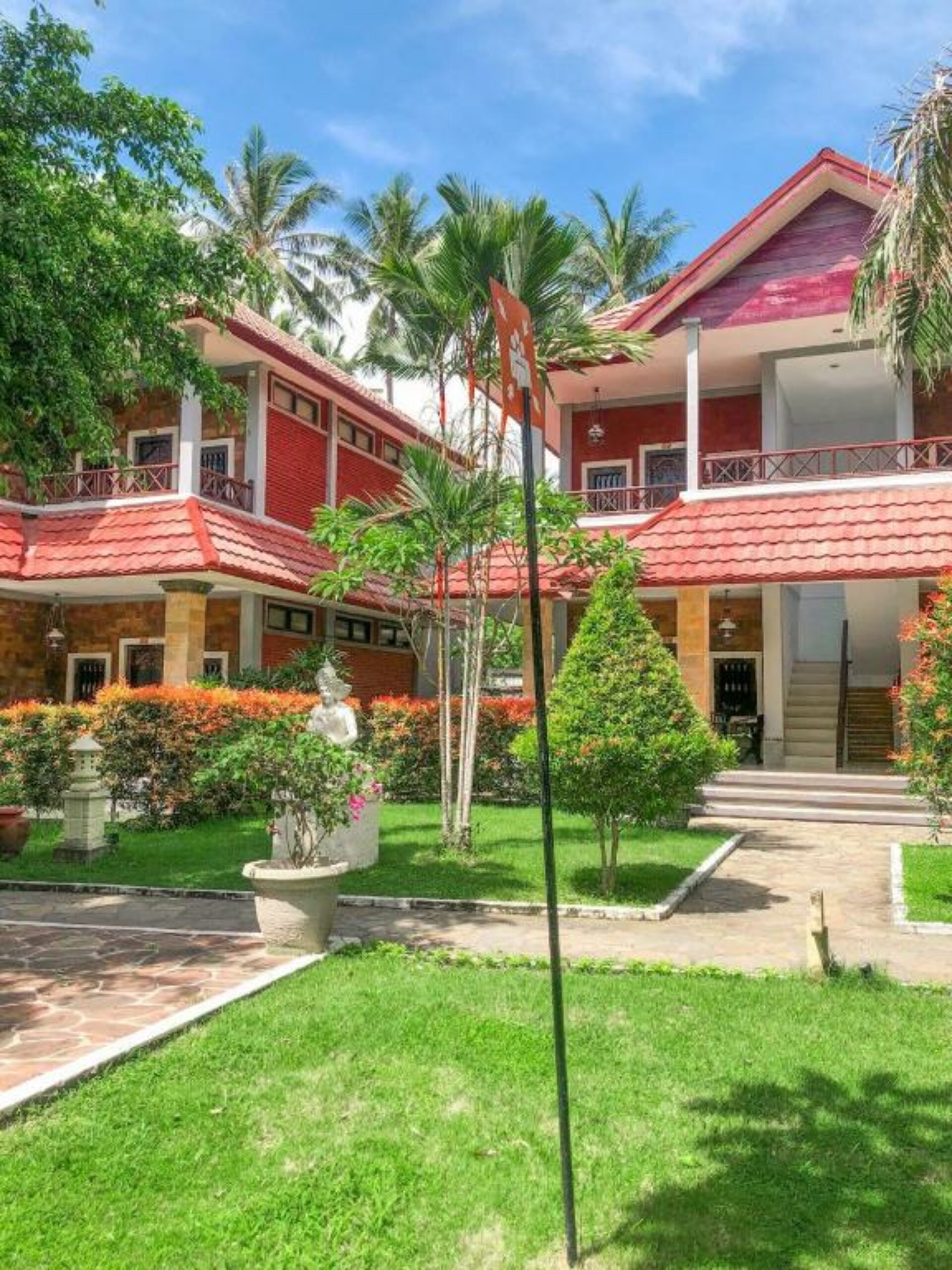 Hotel Lombok Senggigi Puri Saron Senggigi Resort Rondreis Lombok Indonesie Vakantie Original Asia hotel pool1