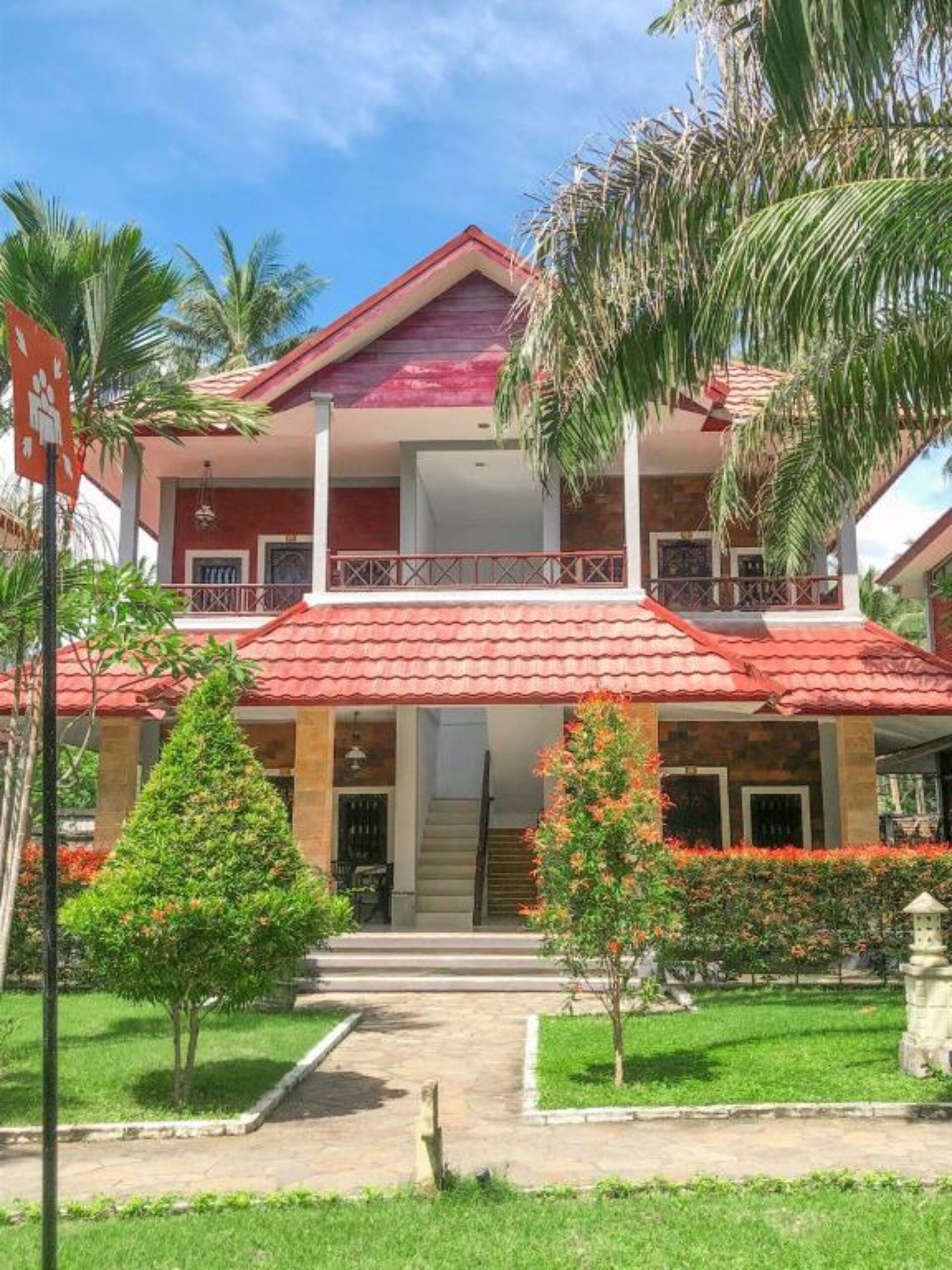 Hotel Lombok Senggigi Puri Saron Senggigi Resort Rondreis Lombok Indonesie Vakantie Original Asia hotel pool1