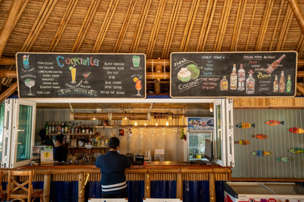 Lanta Casa Blanca Rondreis Thailand Vakantie Bar