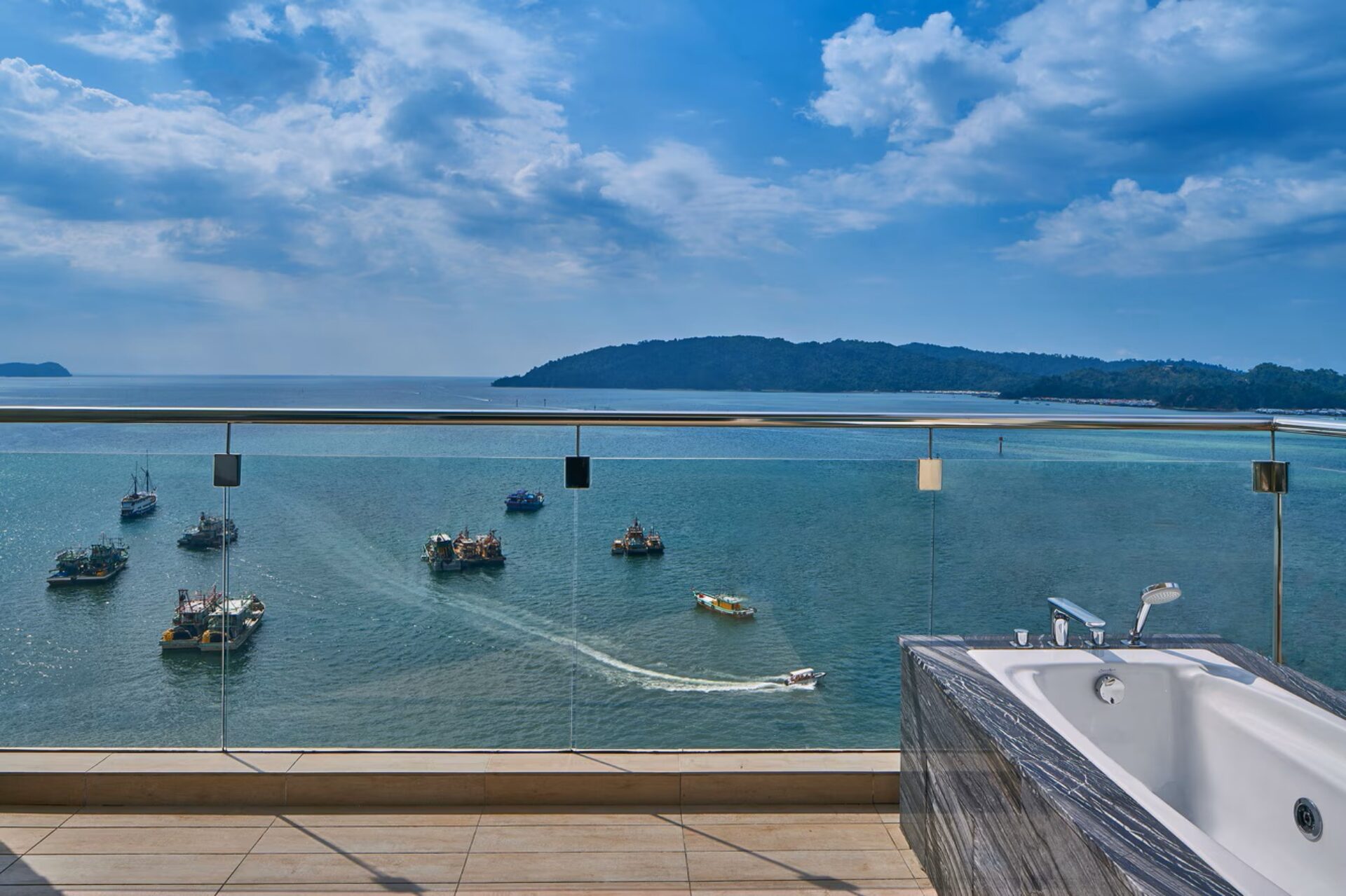 Le Meridien Kota Kinabalu Rondreis Maleisie Vakantie Badkamer 6