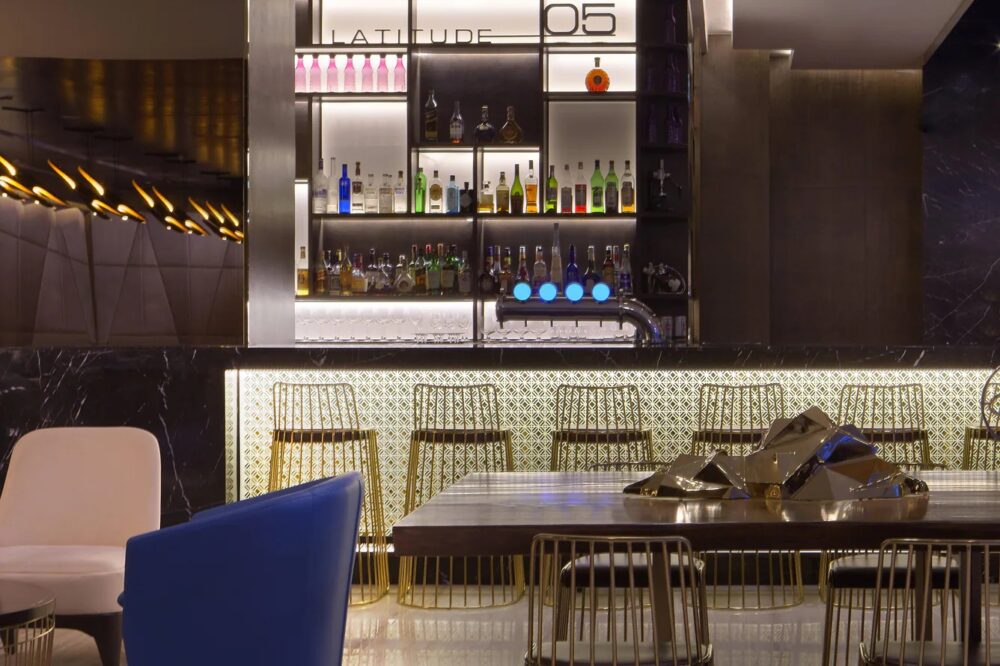 Le Meridien Kota Kinabalu Rondreis Maleisie Vakantie Bar
