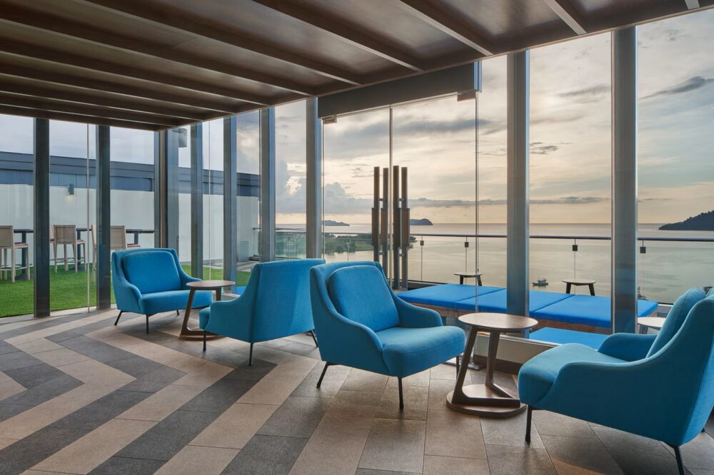 Le Meridien Kota Kinabalu Rondreis Maleisie Vakantie Lounge