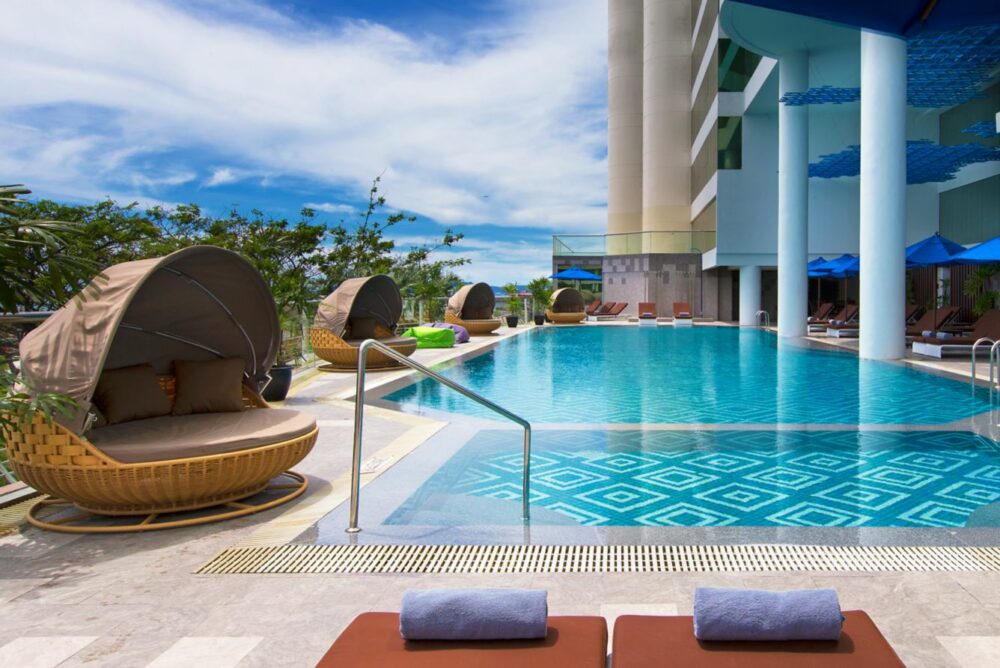 Le Meridien Kota Kinabalu Rondreis Maleisie Vakantie Zwembad 2