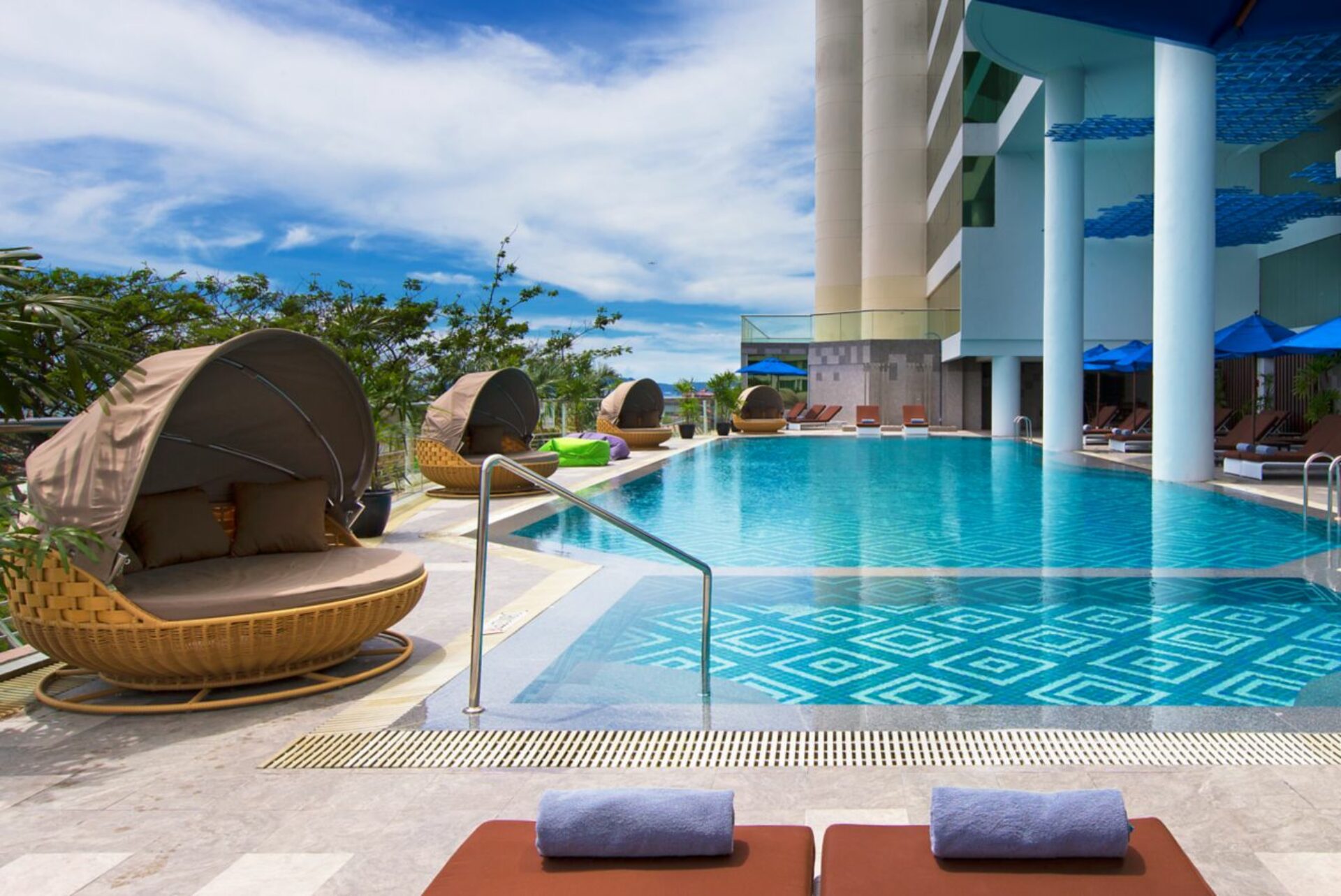 Le Meridien Kota Kinabalu Rondreis Maleisie Vakantie Zwembad 2