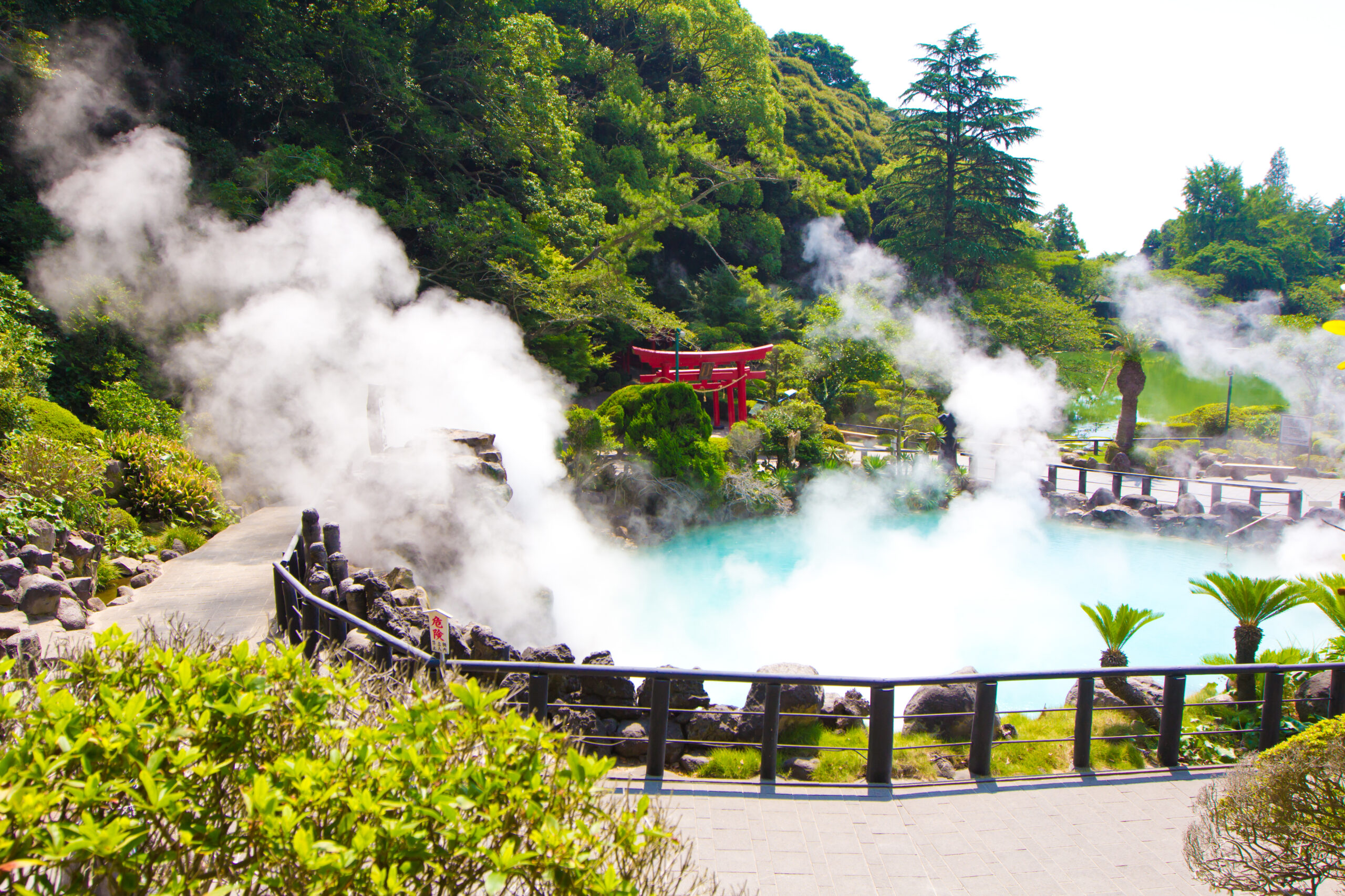 Home-Original-Asia-Rondreis-Japan-Vakantie-Foto-Istock-Beppu-warmwaterbron-hotspring-Sea-Hell-Jigoku-garden-scaled.jpg