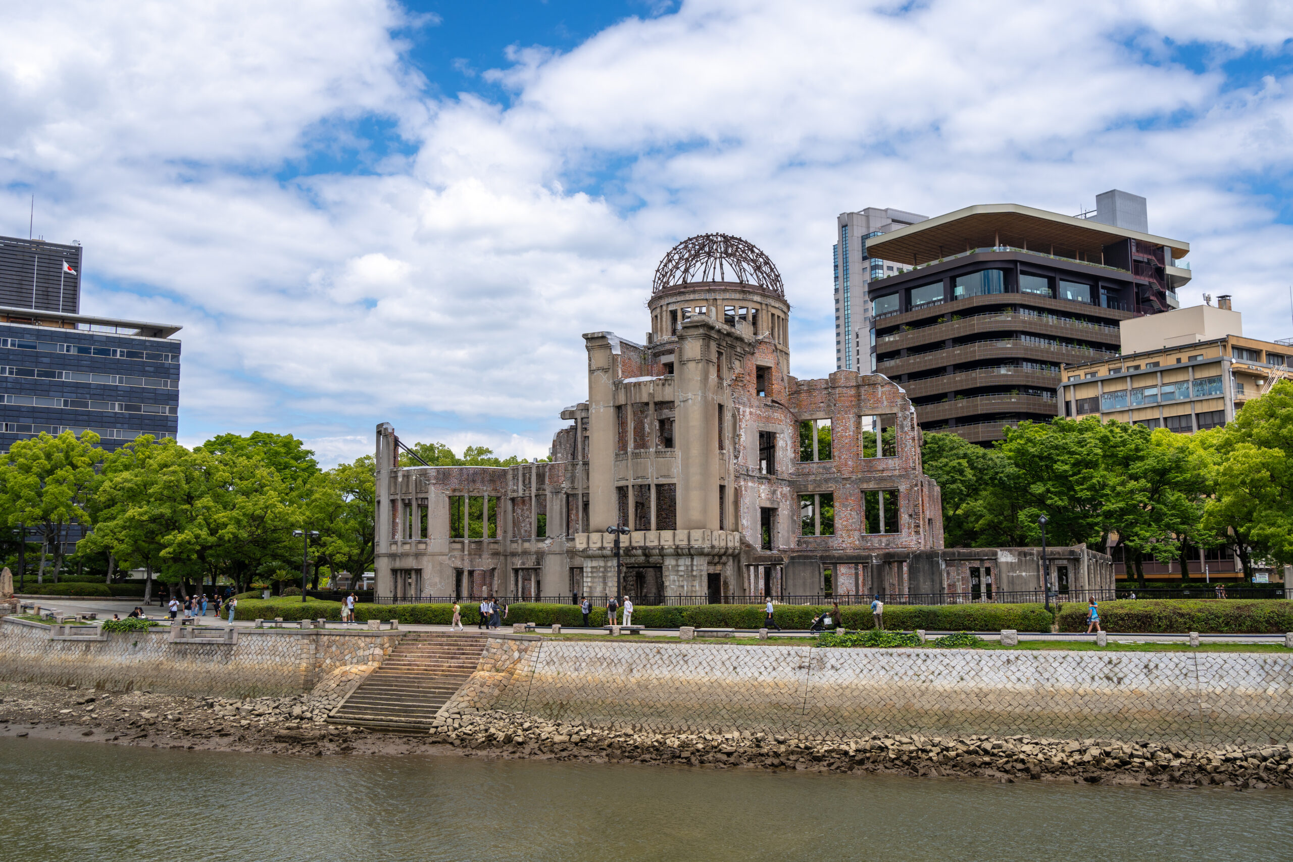 Home-Original-Asia-Rondreis-Japan-Vakantie-Istock-Hiroshima-tempel-ruine-bomb-peace-park-scaled.jpg
