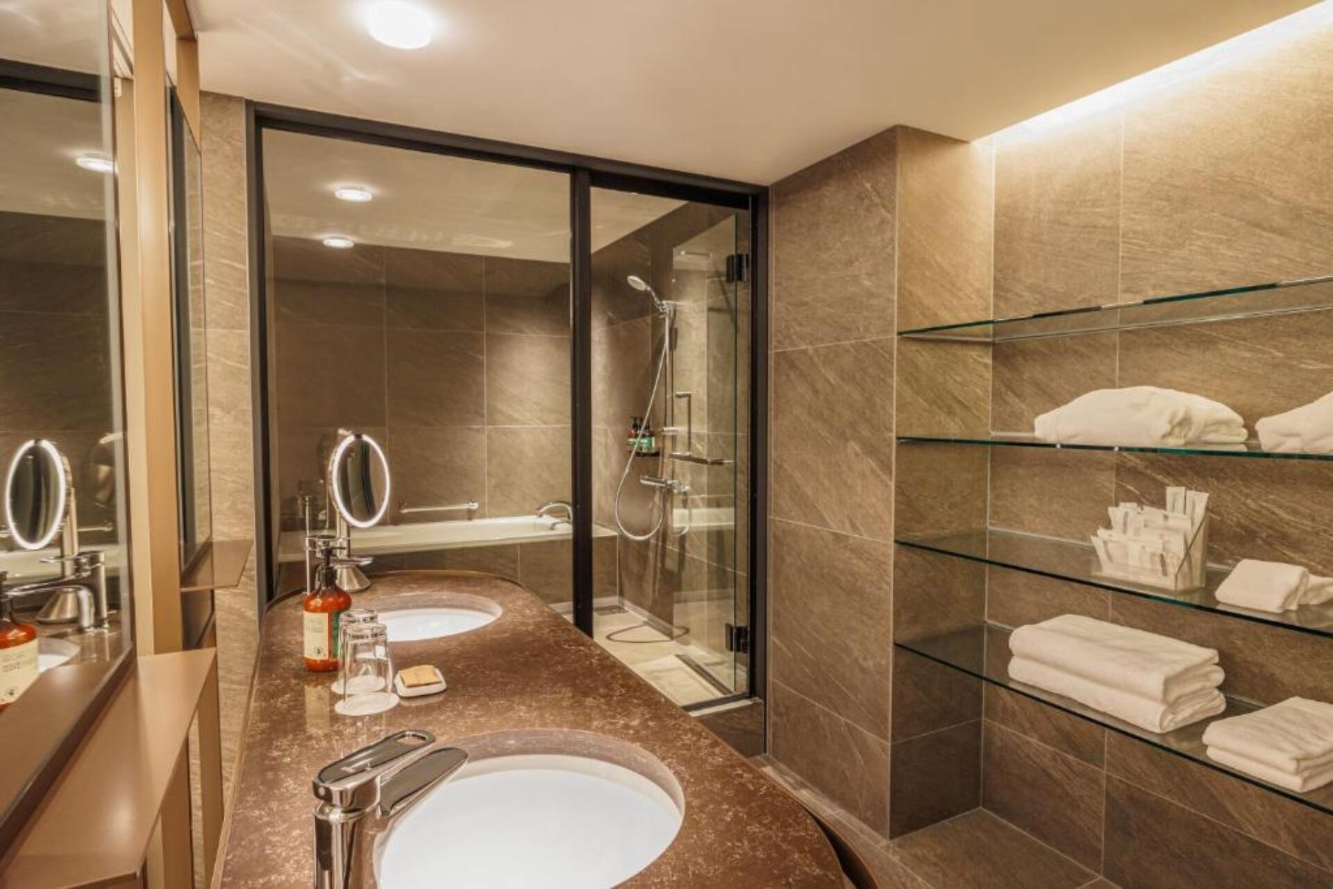 ANA Crowne Plaza Hiroshima Rondreis Japan Vakantie Original Asia
