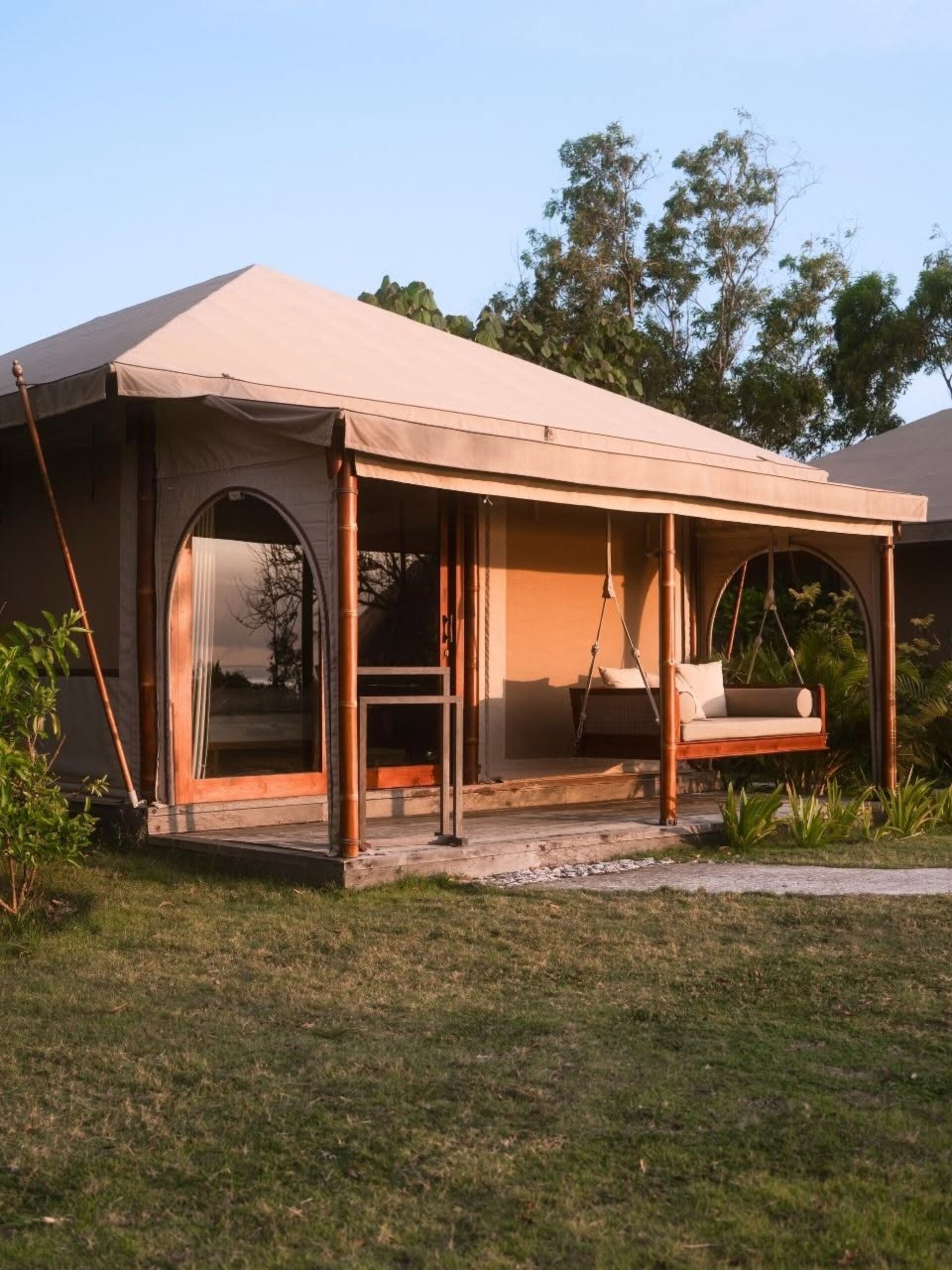 ARNA Suites and Ocean Lounge Nusa Ceningan Bali Rondreis Indonesie Vakantie Original Asia